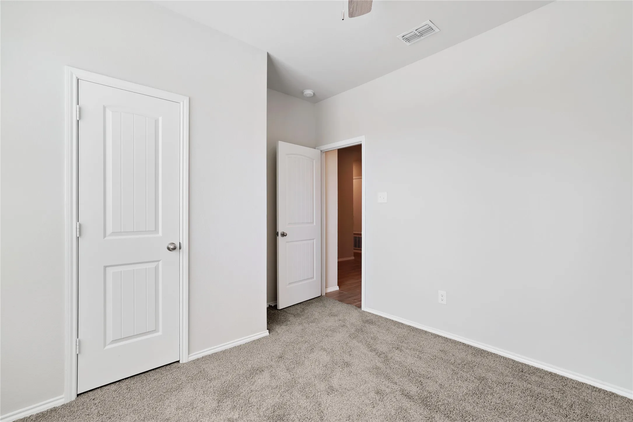 Single Family Residence For Sale in Grayson County , 1217 Benwick Drive, Van Alstyne, Texas 75495, 4 Bedroom, 2 Bathroom, 2 Garage spaces, 1,958 Sqft, built in 2022, mls#21296013, Real Estate Agent in Van Alstyne, Homes For Sale in Grayson county, Homes For Sale in Van Alstyne, Realtor in Van Alstyne Texas, Real Estate Brokerage Independent Realty Texas, Luminita Cordes Realtor