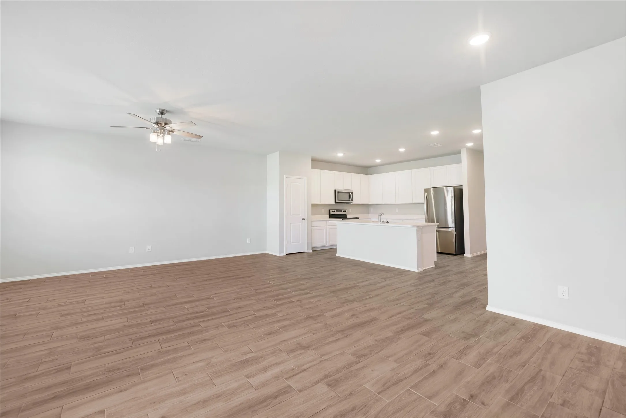 Single Family Residence For Sale in Grayson County , 1217 Benwick Drive, Van Alstyne, Texas 75495, 4 Bedroom, 2 Bathroom, 2 Garage spaces, 1,958 Sqft, built in 2022, mls#21296013, Real Estate Agent in Van Alstyne, Homes For Sale in Grayson county, Homes For Sale in Van Alstyne, Realtor in Van Alstyne Texas, Real Estate Brokerage Independent Realty Texas, Luminita Cordes Realtor