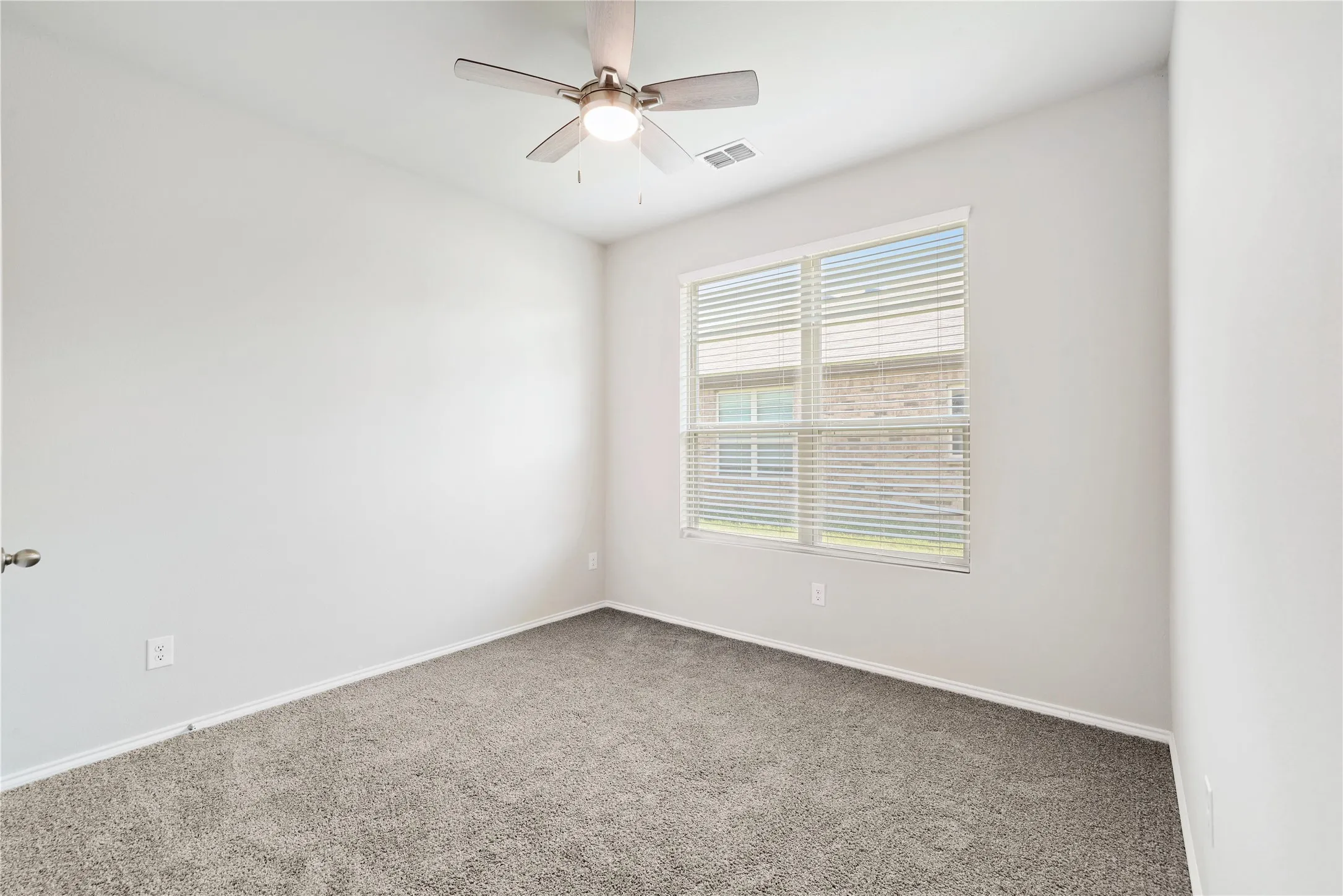 Single Family Residence For Sale in Grayson County , 1217 Benwick Drive, Van Alstyne, Texas 75495, 4 Bedroom, 2 Bathroom, 2 Garage spaces, 1,958 Sqft, built in 2022, mls#21296013, Real Estate Agent in Van Alstyne, Homes For Sale in Grayson county, Homes For Sale in Van Alstyne, Realtor in Van Alstyne Texas, Real Estate Brokerage Independent Realty Texas, Luminita Cordes Realtor