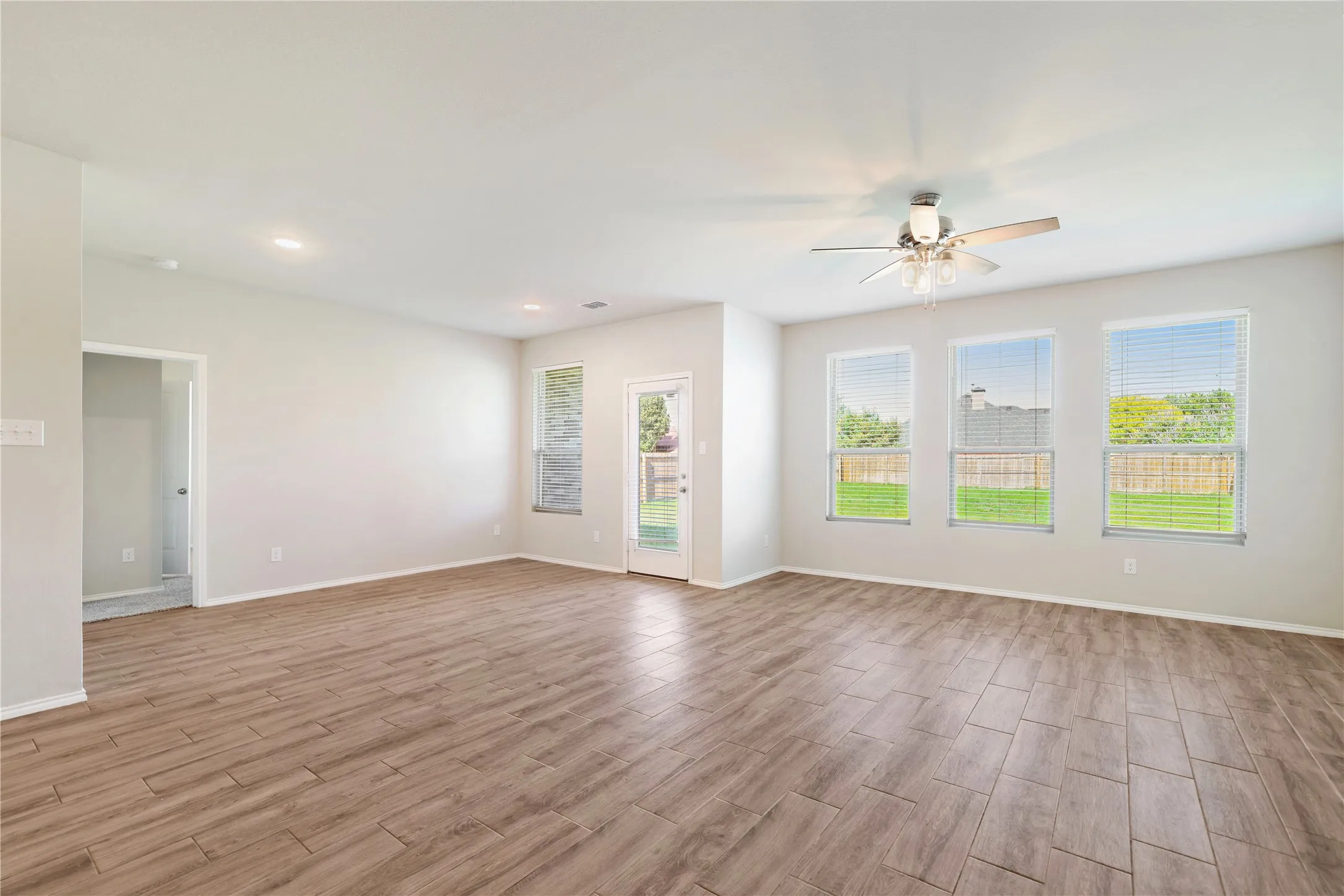 Single Family Residence For Sale in Grayson County , 1217 Benwick Drive, Van Alstyne, Texas 75495, 4 Bedroom, 2 Bathroom, 2 Garage spaces, 1,958 Sqft, built in 2022, mls#21296013, Real Estate Agent in Van Alstyne, Homes For Sale in Grayson county, Homes For Sale in Van Alstyne, Realtor in Van Alstyne Texas, Real Estate Brokerage Independent Realty Texas, Luminita Cordes Realtor