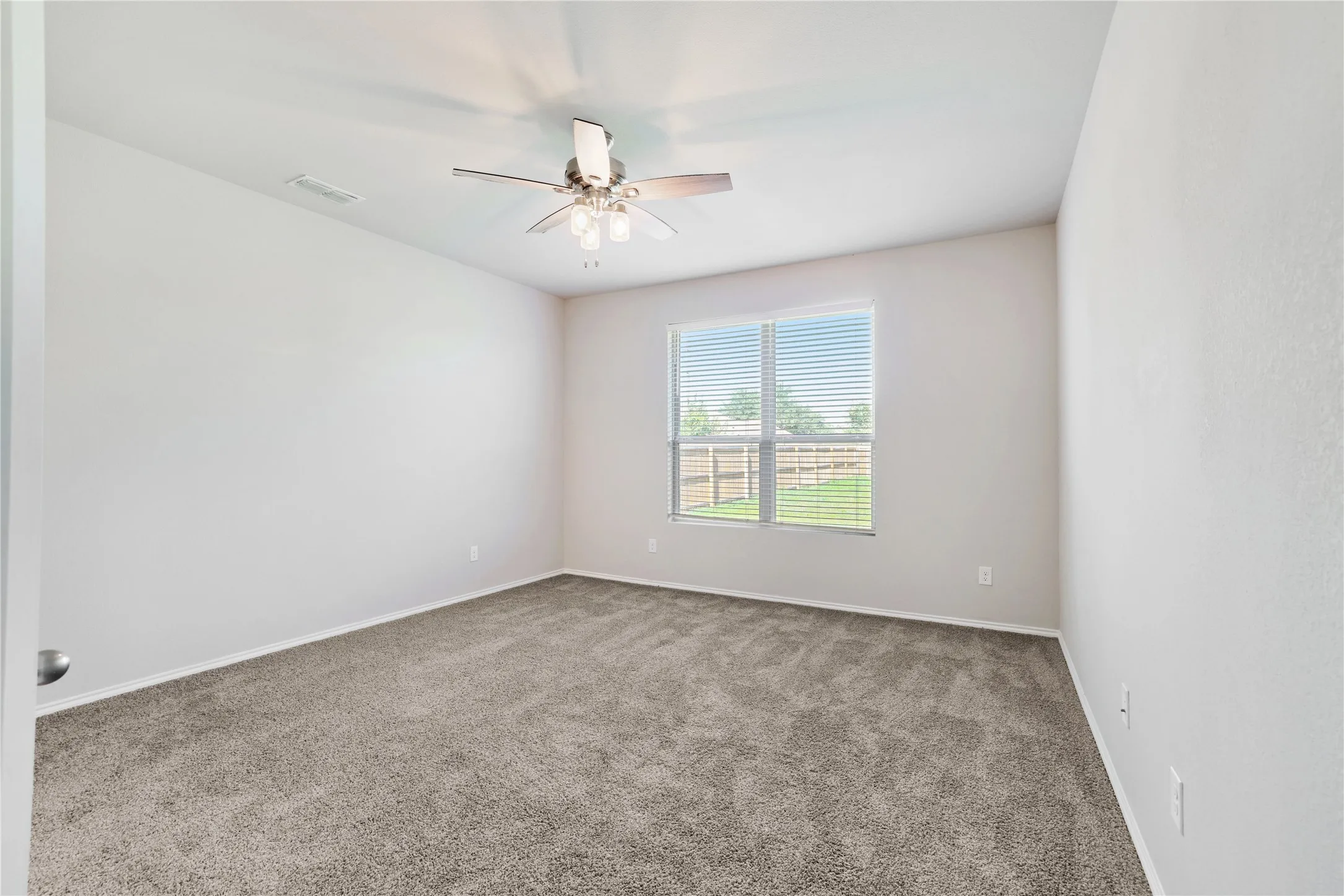 Single Family Residence For Sale in Grayson County , 1217 Benwick Drive, Van Alstyne, Texas 75495, 4 Bedroom, 2 Bathroom, 2 Garage spaces, 1,958 Sqft, built in 2022, mls#21296013, Real Estate Agent in Van Alstyne, Homes For Sale in Grayson county, Homes For Sale in Van Alstyne, Realtor in Van Alstyne Texas, Real Estate Brokerage Independent Realty Texas, Luminita Cordes Realtor