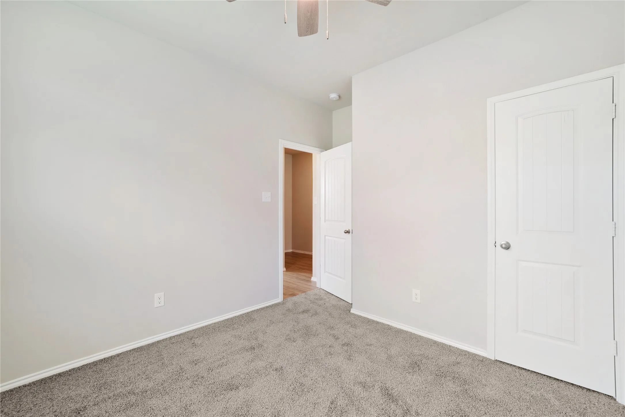 Single Family Residence For Sale in Grayson County , 1217 Benwick Drive, Van Alstyne, Texas 75495, 4 Bedroom, 2 Bathroom, 2 Garage spaces, 1,958 Sqft, built in 2022, mls#21296013, Real Estate Agent in Van Alstyne, Homes For Sale in Grayson county, Homes For Sale in Van Alstyne, Realtor in Van Alstyne Texas, Real Estate Brokerage Independent Realty Texas, Luminita Cordes Realtor