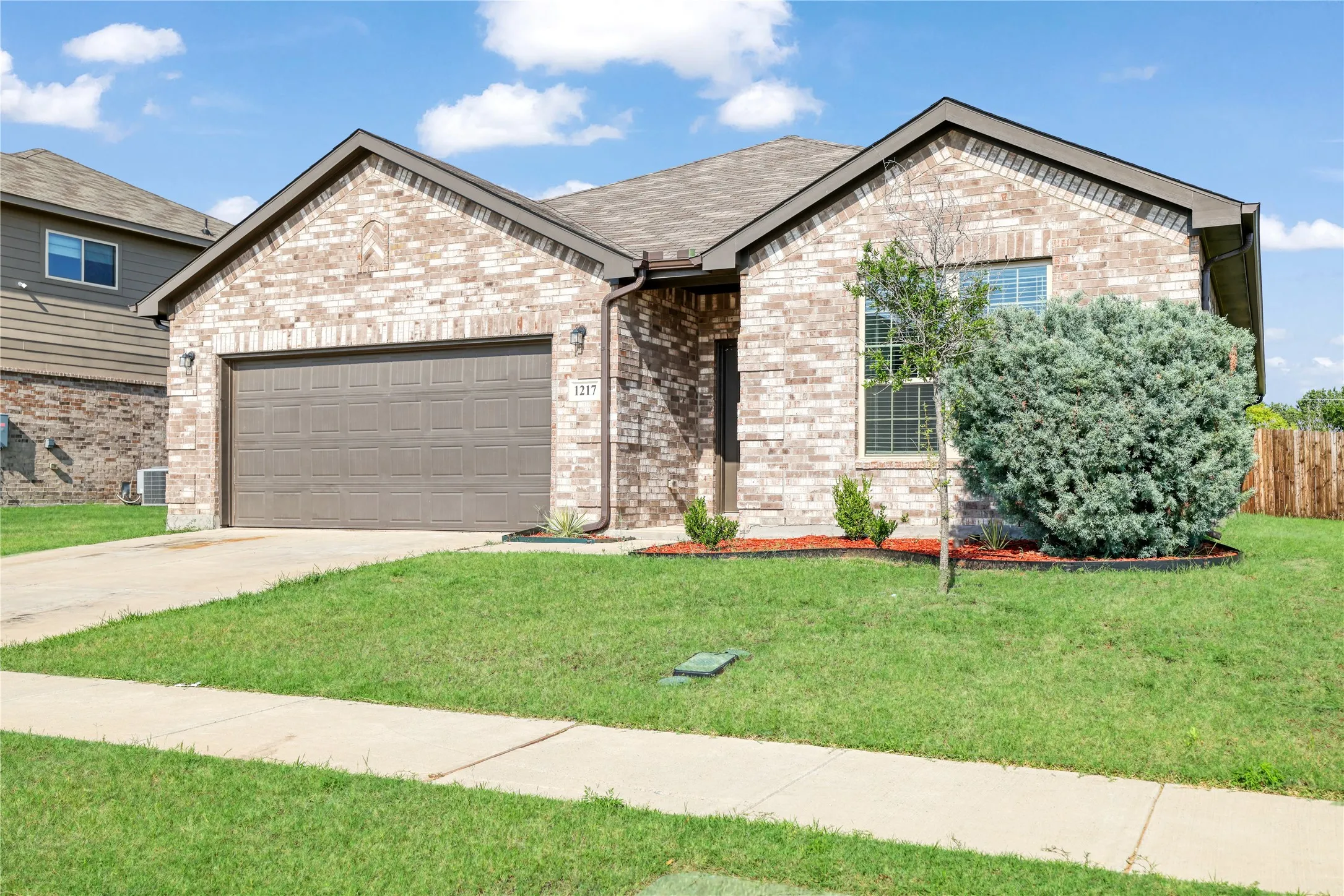 Single Family Residence For Sale in Grayson County , 1217 Benwick Drive, Van Alstyne, Texas 75495, 4 Bedroom, 2 Bathroom, 2 Garage spaces, 1,958 Sqft, built in 2022, mls#21296013, Real Estate Agent in Van Alstyne, Homes For Sale in Grayson county, Homes For Sale in Van Alstyne, Realtor in Van Alstyne Texas, Real Estate Brokerage Independent Realty Texas, Luminita Cordes Realtor