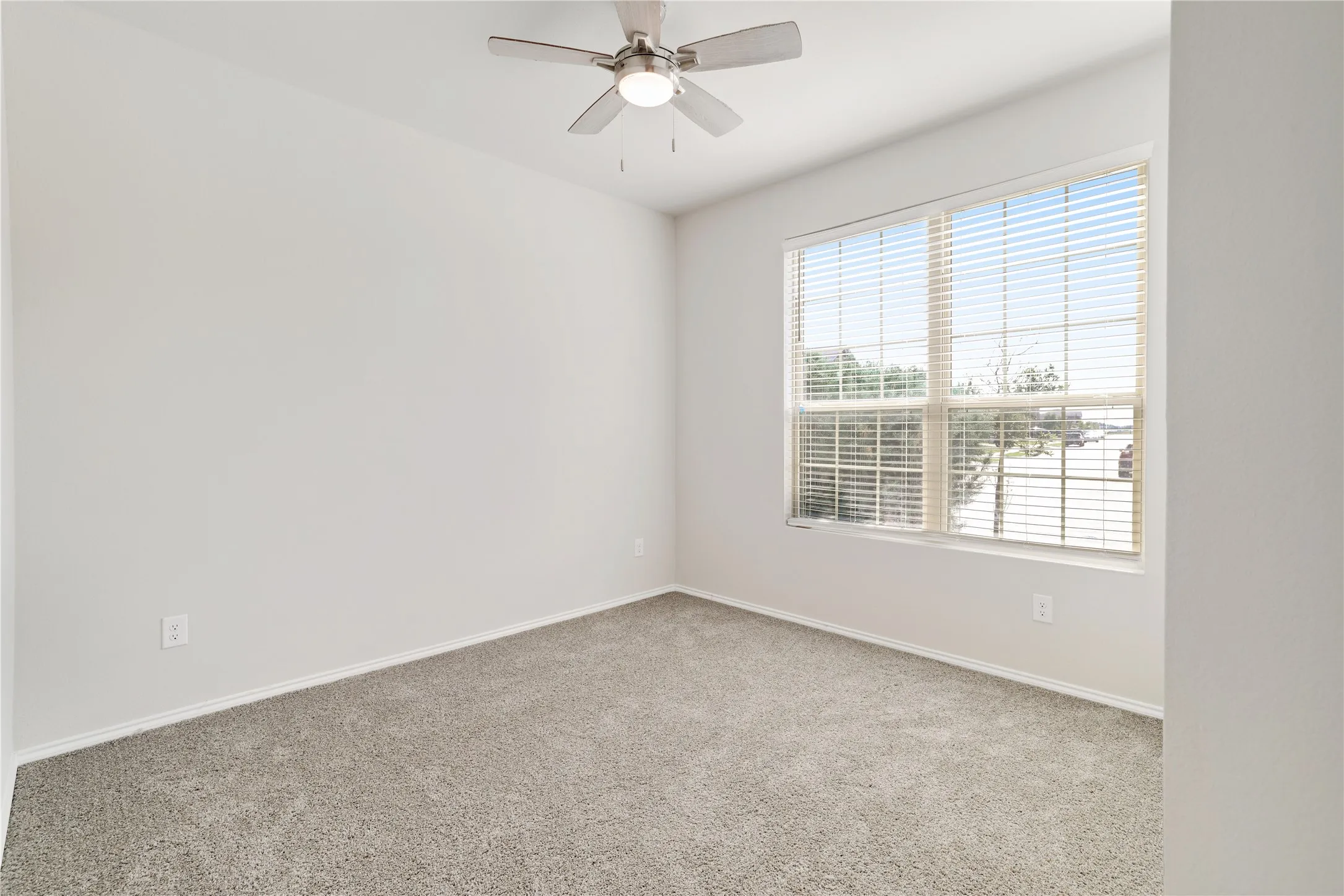 Single Family Residence For Sale in Grayson County , 1217 Benwick Drive, Van Alstyne, Texas 75495, 4 Bedroom, 2 Bathroom, 2 Garage spaces, 1,958 Sqft, built in 2022, mls#21296013, Real Estate Agent in Van Alstyne, Homes For Sale in Grayson county, Homes For Sale in Van Alstyne, Realtor in Van Alstyne Texas, Real Estate Brokerage Independent Realty Texas, Luminita Cordes Realtor