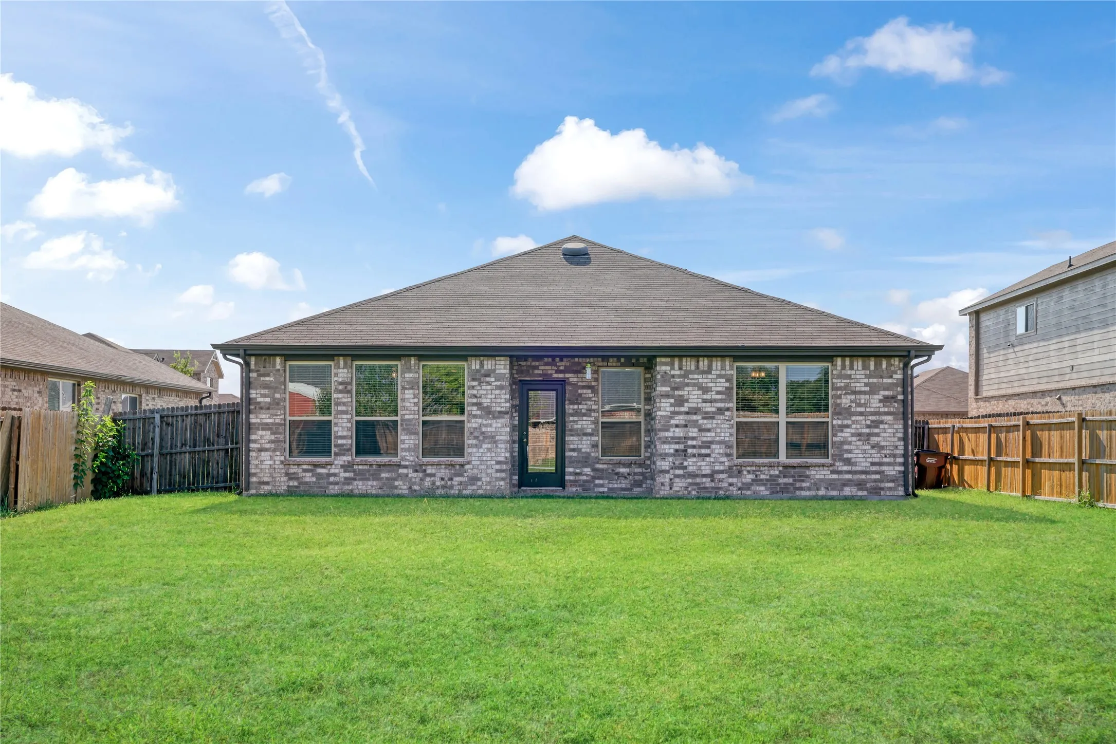 Single Family Residence For Sale in Grayson County , 1217 Benwick Drive, Van Alstyne, Texas 75495, 4 Bedroom, 2 Bathroom, 2 Garage spaces, 1,958 Sqft, built in 2022, mls#21296013, Real Estate Agent in Van Alstyne, Homes For Sale in Grayson county, Homes For Sale in Van Alstyne, Realtor in Van Alstyne Texas, Real Estate Brokerage Independent Realty Texas, Luminita Cordes Realtor