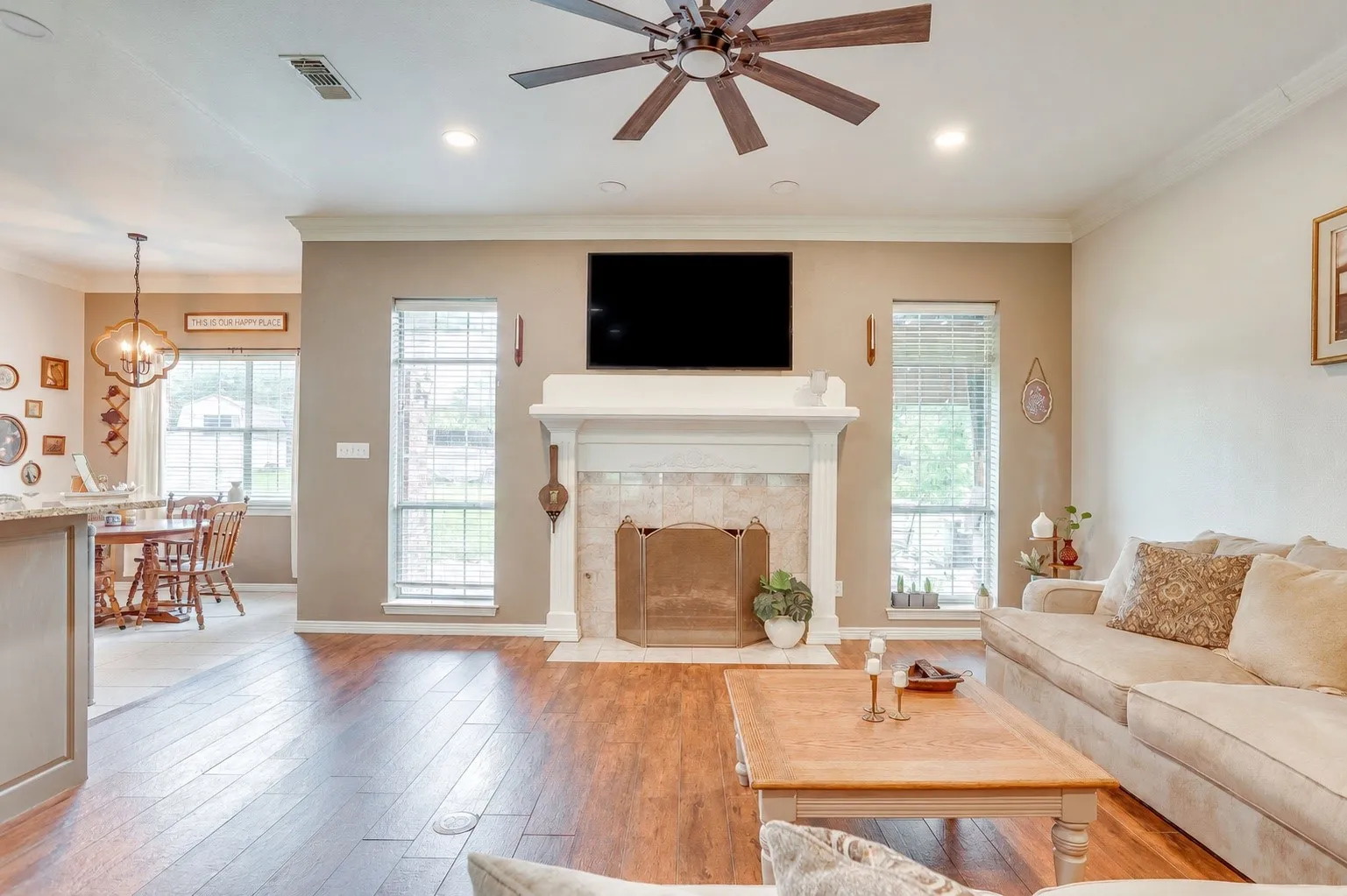 Single Family Residence For Sale in Parker County , 718 W Couts Street, Weatherford, Texas 76086, 3 Bedroom, 2 Bathroom, 2 Garage spaces, 1,928 Sqft, built in 1996, mls#21295983, Real Estate Agent in Weatherford, Homes For Sale in Parker county, Homes For Sale in Weatherford, Realtor in Weatherford Texas, Real Estate Brokerage Independent Realty Texas, Luminita Cordes Realtor