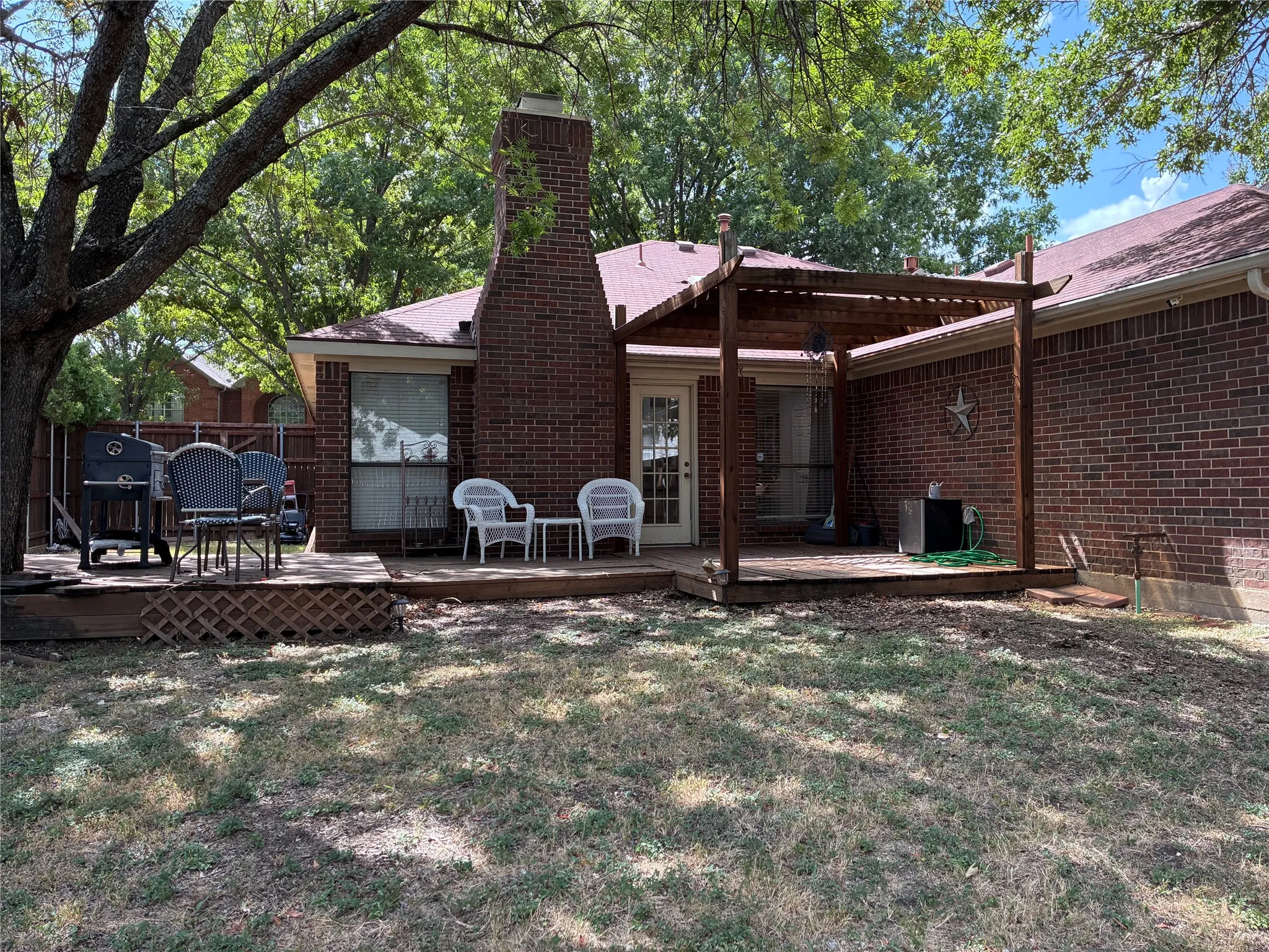 Single Family Residence For Sale in Dallas County , 1332 Boyd Street, Cedar Hill, Texas 75104, 3 Bedroom, 2 Bathroom, 2 Garage spaces, 1,580 Sqft, built in 1991, mls#21296021, Real Estate Agent in Cedar Hill, Homes For Sale in Dallas county, Homes For Sale in Cedar Hill, Realtor in Cedar Hill Texas, Real Estate Brokerage Independent Realty Texas, Luminita Cordes Realtor