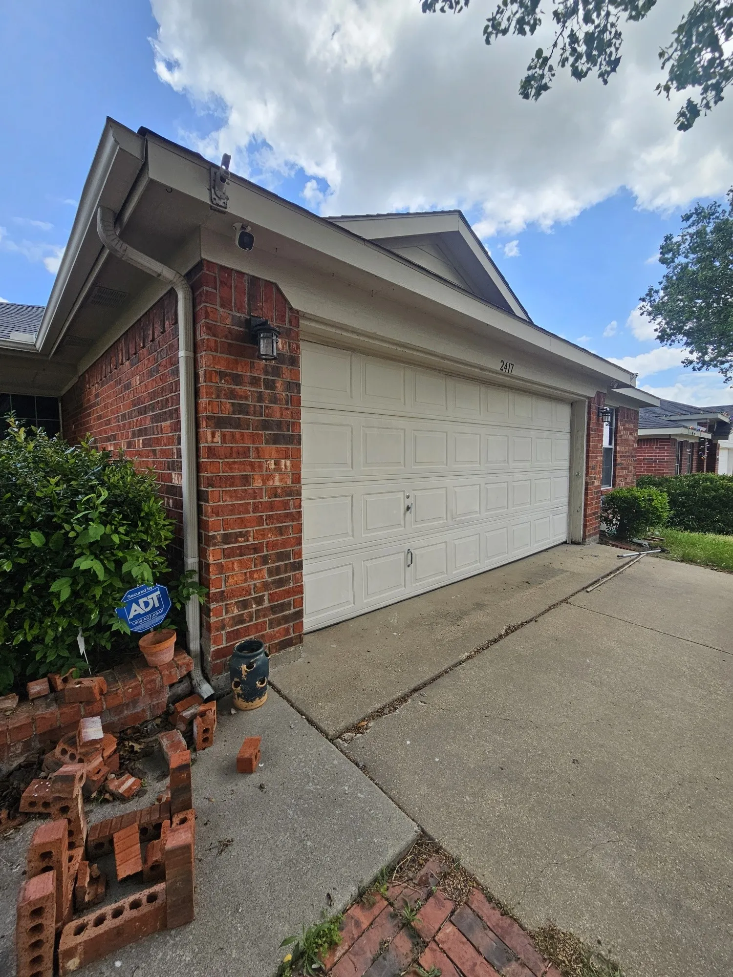 Single Family Residence For Sale in Tarrant County , 2417 Ensenada Lane, Fort Worth, Texas 76108, 4 Bedroom, 2 Bathroom, 2 Garage spaces, 1,965 Sqft, built in 2003, mls#21296031, Real Estate Agent in Fort Worth, Homes For Sale in Tarrant county, Homes For Sale in Fort Worth, Realtor in Fort Worth Texas, Real Estate Brokerage Independent Realty Texas, Luminita Cordes Realtor