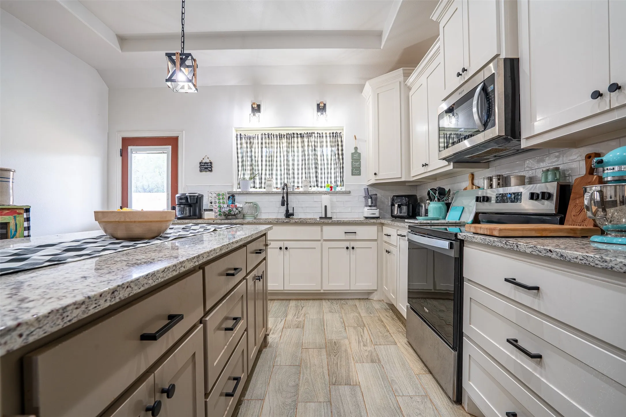 Single Family Residence For Sale in Hood County , 5900 S Lakeside Hills Court, Granbury, Texas 76048, 3 Bedroom, 2 Bathroom, 1 Garage spaces, 1,425 Sqft, built in 2024, mls#21295852, Real Estate Agent in Granbury, Homes For Sale in Hood county, Homes For Sale in Granbury, Realtor in Granbury Texas, Real Estate Brokerage Independent Realty Texas, Luminita Cordes Realtor