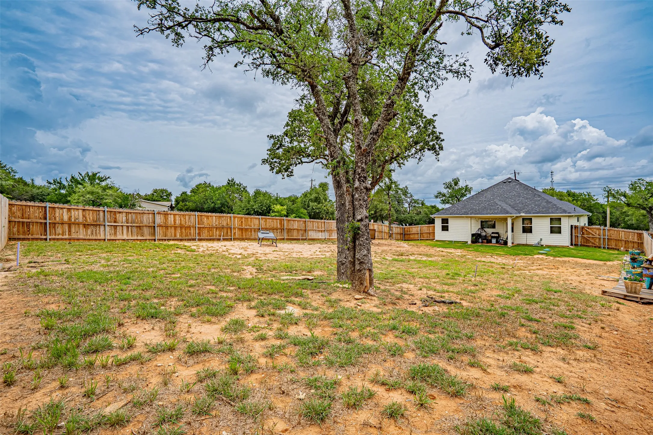 Single Family Residence For Sale in Hood County , 5900 S Lakeside Hills Court, Granbury, Texas 76048, 3 Bedroom, 2 Bathroom, 1 Garage spaces, 1,425 Sqft, built in 2024, mls#21295852, Real Estate Agent in Granbury, Homes For Sale in Hood county, Homes For Sale in Granbury, Realtor in Granbury Texas, Real Estate Brokerage Independent Realty Texas, Luminita Cordes Realtor