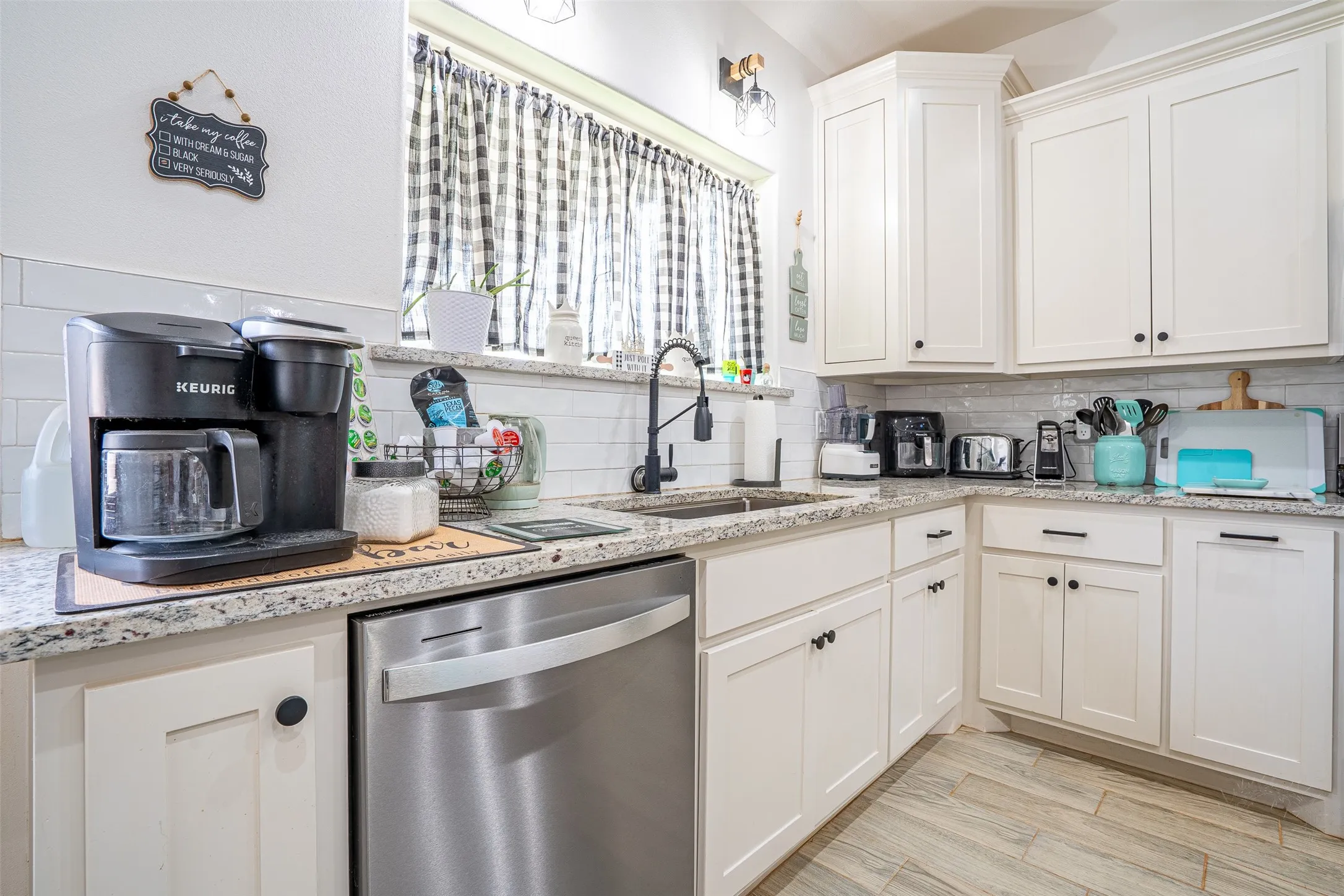 Single Family Residence For Sale in Hood County , 5900 S Lakeside Hills Court, Granbury, Texas 76048, 3 Bedroom, 2 Bathroom, 1 Garage spaces, 1,425 Sqft, built in 2024, mls#21295852, Real Estate Agent in Granbury, Homes For Sale in Hood county, Homes For Sale in Granbury, Realtor in Granbury Texas, Real Estate Brokerage Independent Realty Texas, Luminita Cordes Realtor