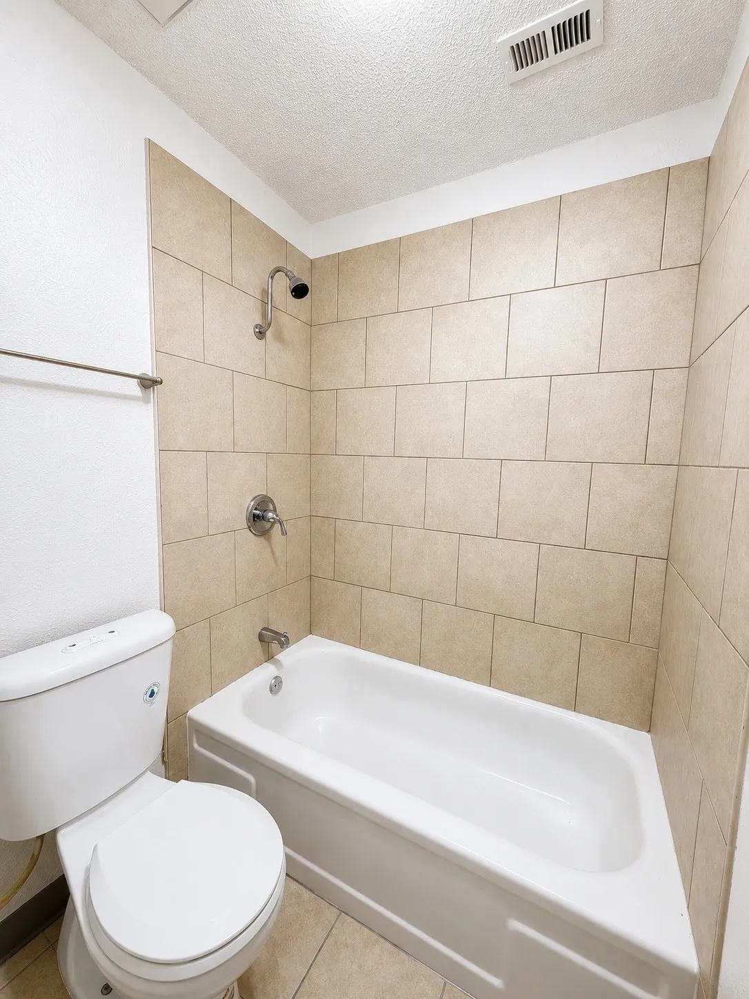 Duplex For Rent in Tarrant County , 4413 Menzer Road, Fort Worth, Texas 76103, 3 Bedrooms, 2 Bathrooms, 2 Garage spaces, 1,430 Sqft, built in 1978, Price $2,050, mls#21296044, Real Estate Agent in Fort Worth, Homes For Rent in Tarrant county, Homes For Rent in Fort Worth, Realtor in Fort Worth Texas, Real Estate Brokerage Independent Realty Texas, Luminita Cordes Realtor