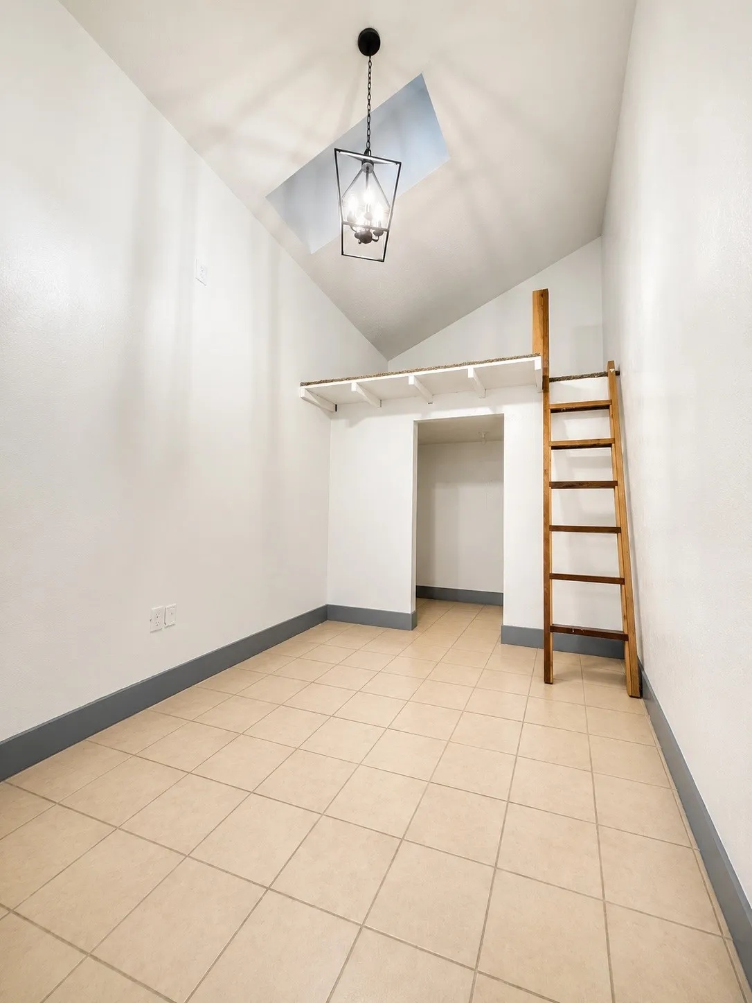 Duplex For Rent in Tarrant County , 4413 Menzer Road, Fort Worth, Texas 76103, 3 Bedrooms, 2 Bathrooms, 2 Garage spaces, 1,430 Sqft, built in 1978, Price $2,050, mls#21296044, Real Estate Agent in Fort Worth, Homes For Rent in Tarrant county, Homes For Rent in Fort Worth, Realtor in Fort Worth Texas, Real Estate Brokerage Independent Realty Texas, Luminita Cordes Realtor