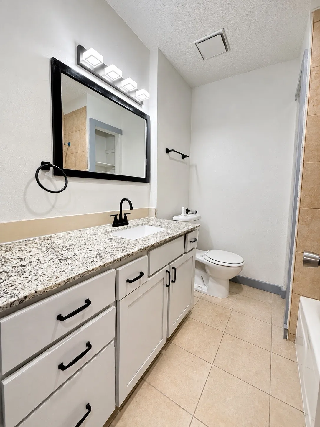 Duplex For Rent in Tarrant County , 4413 Menzer Road, Fort Worth, Texas 76103, 3 Bedrooms, 2 Bathrooms, 2 Garage spaces, 1,430 Sqft, built in 1978, Price $2,050, mls#21296044, Real Estate Agent in Fort Worth, Homes For Rent in Tarrant county, Homes For Rent in Fort Worth, Realtor in Fort Worth Texas, Real Estate Brokerage Independent Realty Texas, Luminita Cordes Realtor