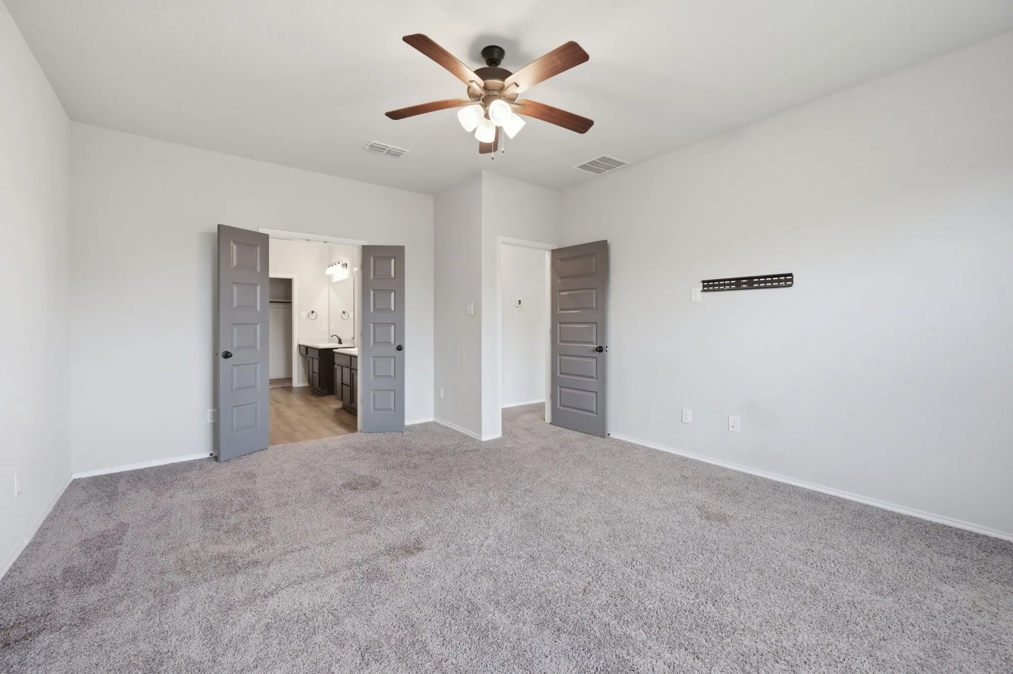 Single Family Residence For Sale in Kaufman County , 3111 Stonehaven, Heartland, Texas 75126, 4 Bedroom, 3 Bathroom, 2 Garage spaces, 2,386 Sqft, built in 2021, mls#21295199, Real Estate Agent in Heartland, Homes For Sale in Kaufman county, Homes For Sale in Heartland, Realtor in Heartland Texas, Real Estate Brokerage Independent Realty Texas, Luminita Cordes Realtor