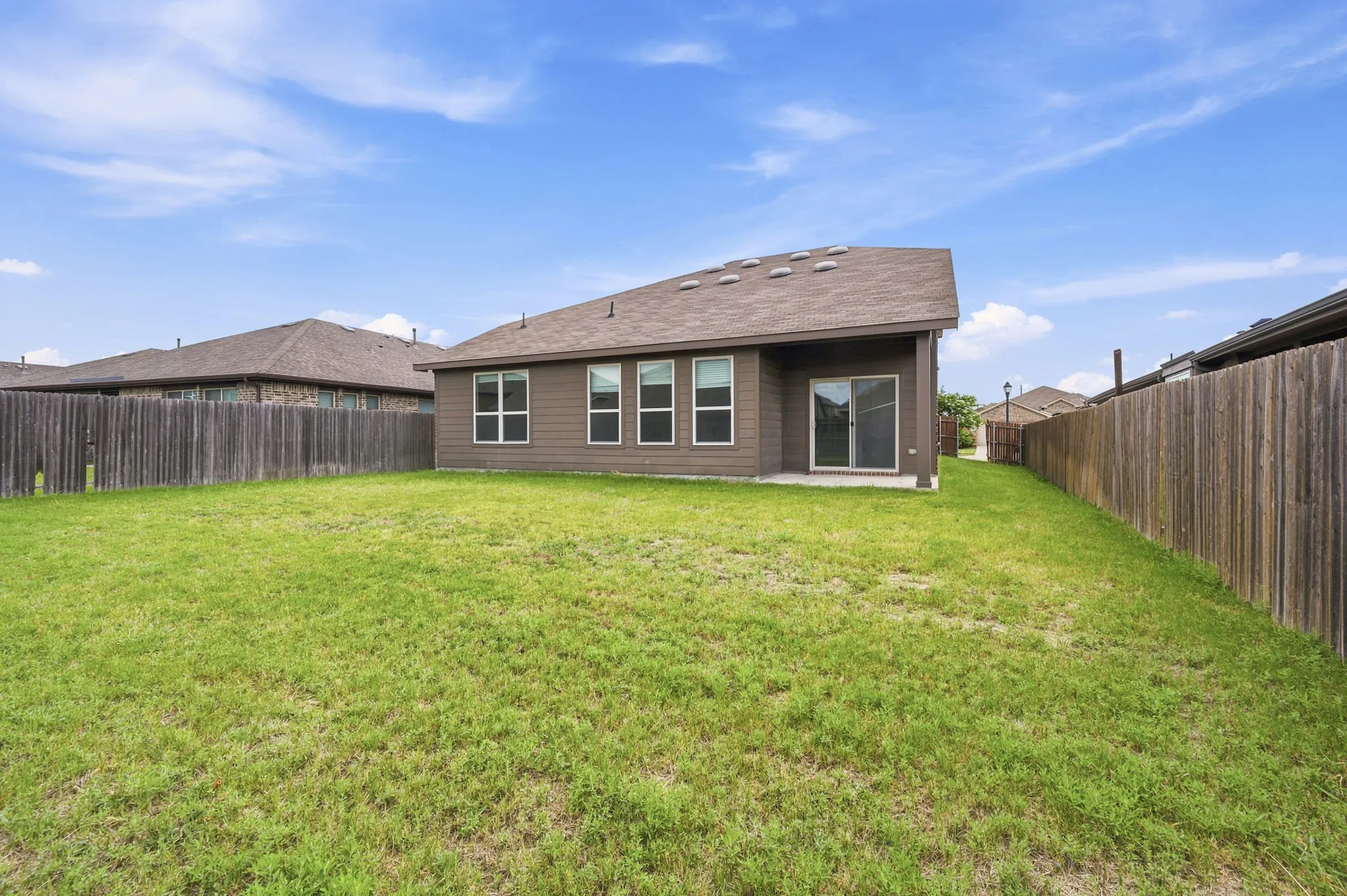 Single Family Residence For Sale in Kaufman County , 3111 Stonehaven, Heartland, Texas 75126, 4 Bedroom, 3 Bathroom, 2 Garage spaces, 2,386 Sqft, built in 2021, mls#21295199, Real Estate Agent in Heartland, Homes For Sale in Kaufman county, Homes For Sale in Heartland, Realtor in Heartland Texas, Real Estate Brokerage Independent Realty Texas, Luminita Cordes Realtor