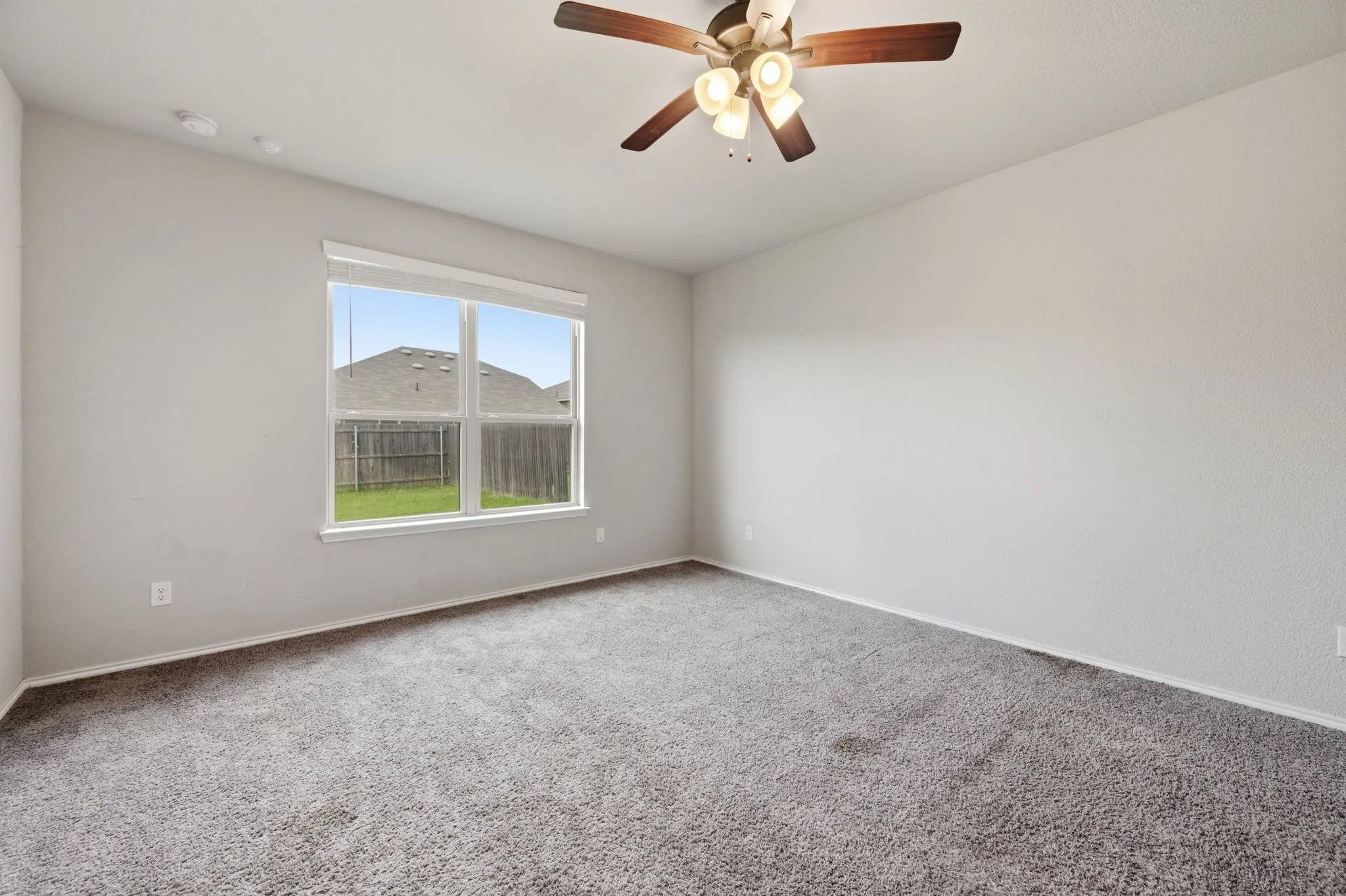 Single Family Residence For Sale in Kaufman County , 3111 Stonehaven, Heartland, Texas 75126, 4 Bedroom, 3 Bathroom, 2 Garage spaces, 2,386 Sqft, built in 2021, mls#21295199, Real Estate Agent in Heartland, Homes For Sale in Kaufman county, Homes For Sale in Heartland, Realtor in Heartland Texas, Real Estate Brokerage Independent Realty Texas, Luminita Cordes Realtor
