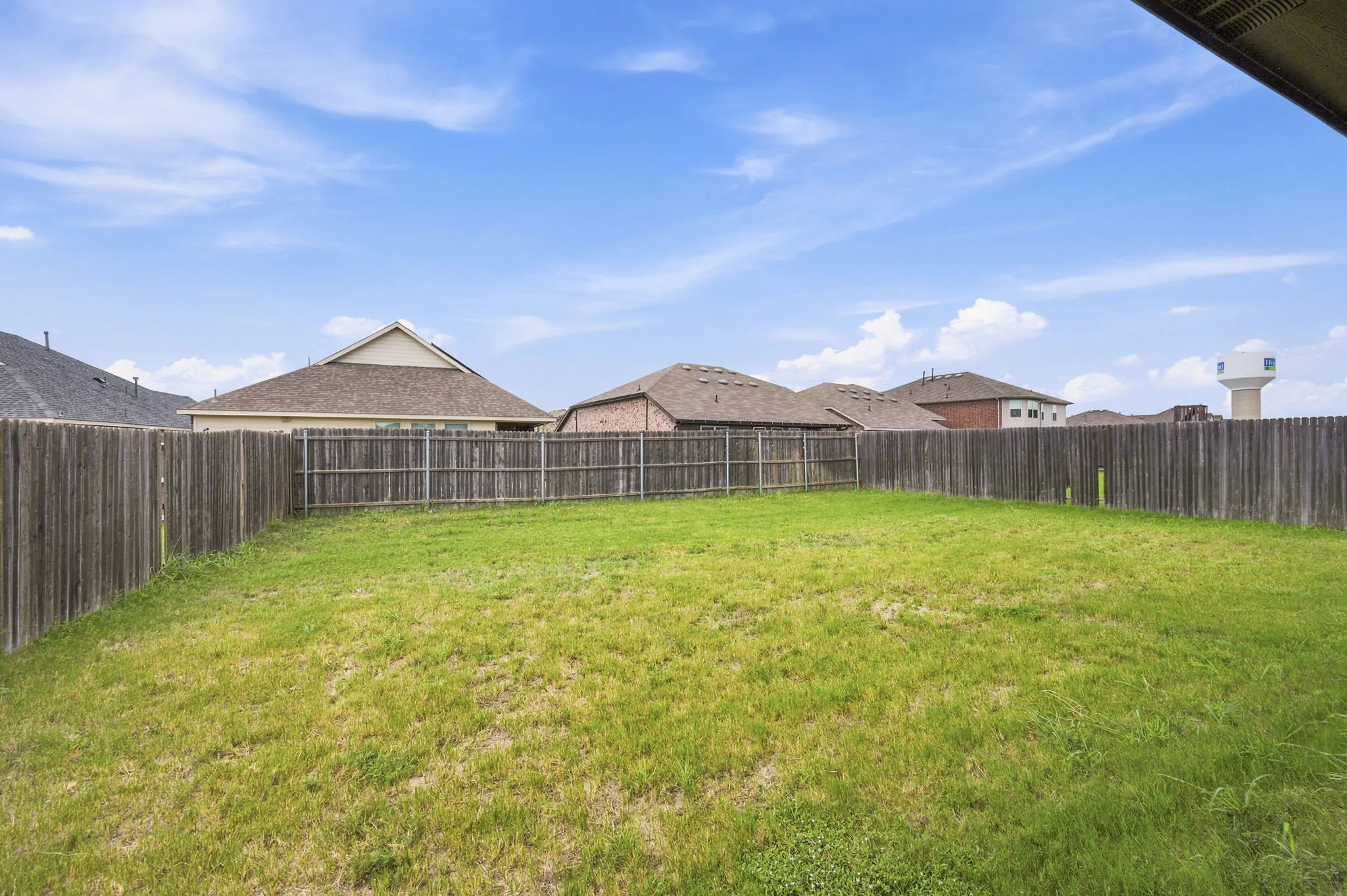 Single Family Residence For Sale in Kaufman County , 3111 Stonehaven, Heartland, Texas 75126, 4 Bedroom, 3 Bathroom, 2 Garage spaces, 2,386 Sqft, built in 2021, mls#21295199, Real Estate Agent in Heartland, Homes For Sale in Kaufman county, Homes For Sale in Heartland, Realtor in Heartland Texas, Real Estate Brokerage Independent Realty Texas, Luminita Cordes Realtor