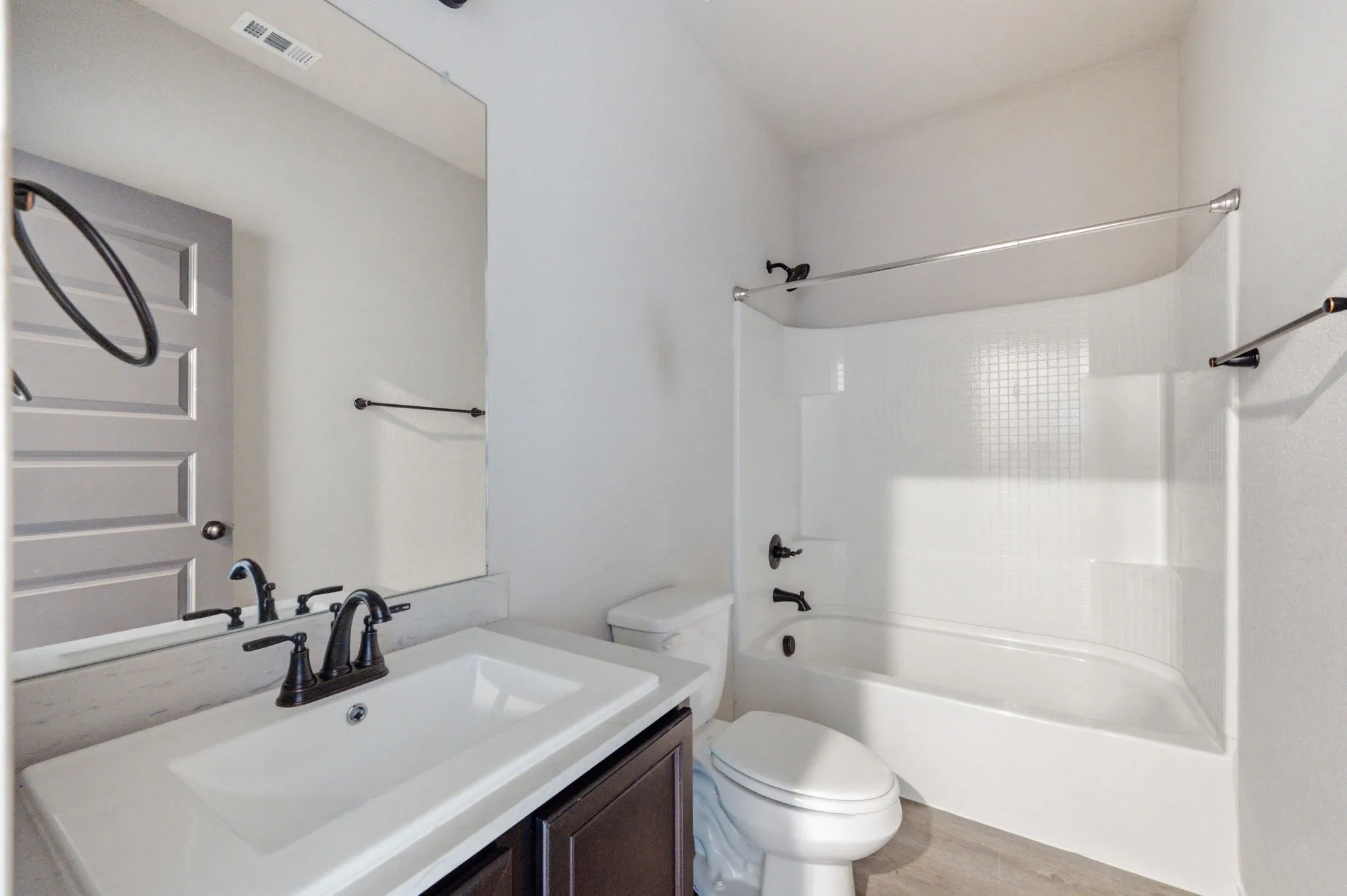 Single Family Residence For Sale in Kaufman County , 3111 Stonehaven, Heartland, Texas 75126, 4 Bedroom, 3 Bathroom, 2 Garage spaces, 2,386 Sqft, built in 2021, mls#21295199, Real Estate Agent in Heartland, Homes For Sale in Kaufman county, Homes For Sale in Heartland, Realtor in Heartland Texas, Real Estate Brokerage Independent Realty Texas, Luminita Cordes Realtor