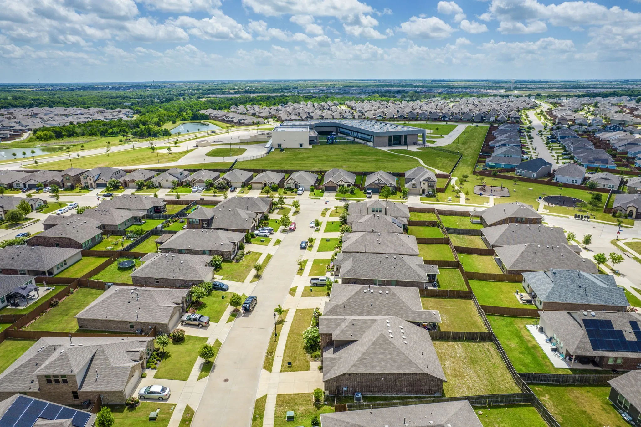 Single Family Residence For Sale in Kaufman County , 3111 Stonehaven, Heartland, Texas 75126, 4 Bedroom, 3 Bathroom, 2 Garage spaces, 2,386 Sqft, built in 2021, mls#21295199, Real Estate Agent in Heartland, Homes For Sale in Kaufman county, Homes For Sale in Heartland, Realtor in Heartland Texas, Real Estate Brokerage Independent Realty Texas, Luminita Cordes Realtor