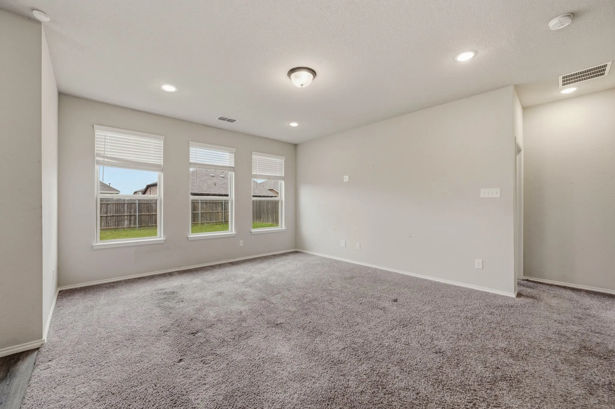 Single Family Residence For Sale in Kaufman County , 3111 Stonehaven, Heartland, Texas 75126, 4 Bedroom, 3 Bathroom, 2 Garage spaces, 2,386 Sqft, built in 2021, mls#21295199, Real Estate Agent in Heartland, Homes For Sale in Kaufman county, Homes For Sale in Heartland, Realtor in Heartland Texas, Real Estate Brokerage Independent Realty Texas, Luminita Cordes Realtor