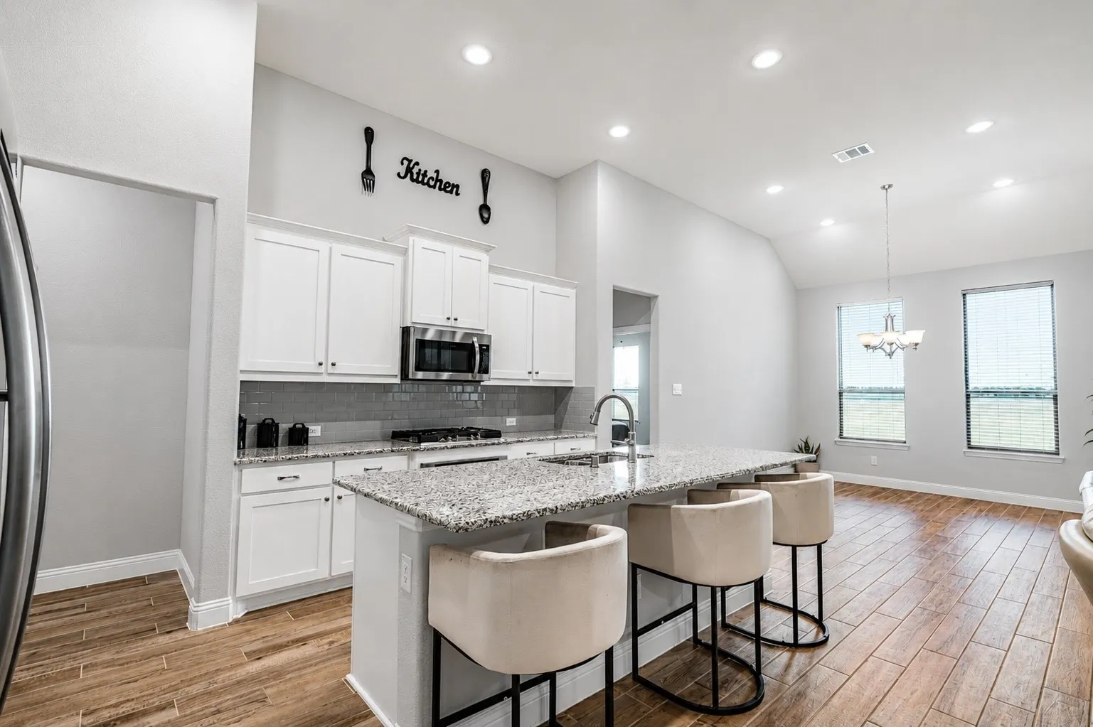 Single Family Residence For Sale in Hunt County , 8110 Honeywell, Greenville, Texas 75402, 5 Bedroom, 2 Bathroom, 2 Garage spaces, 2,355 Sqft, built in 2024, mls#21296069, Real Estate Agent in Greenville, Homes For Sale in Hunt county, Homes For Sale in Greenville, Realtor in Greenville Texas, Real Estate Brokerage Independent Realty Texas, Luminita Cordes Realtor