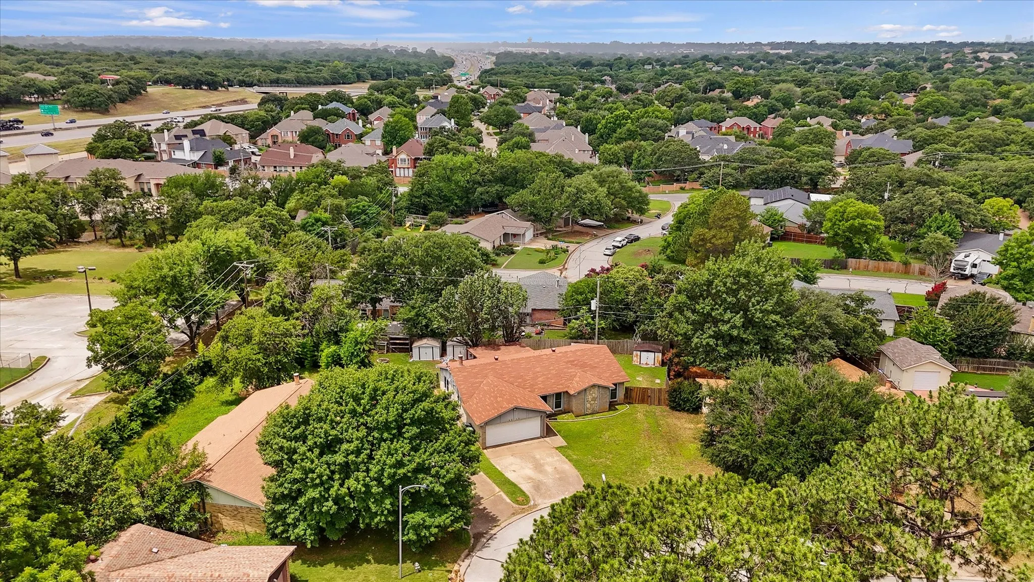 Single Family Residence For Sale in Tarrant County , 4212 Selina Court, Arlington, Texas 76016, 3 Bedroom, 2 Bathroom, 2 Garage spaces, 1,511 Sqft, built in 1979, mls#21294770, Real Estate Agent in Arlington, Homes For Sale in Tarrant county, Homes For Sale in Arlington, Realtor in Arlington Texas, Real Estate Brokerage Independent Realty Texas, Luminita Cordes Realtor