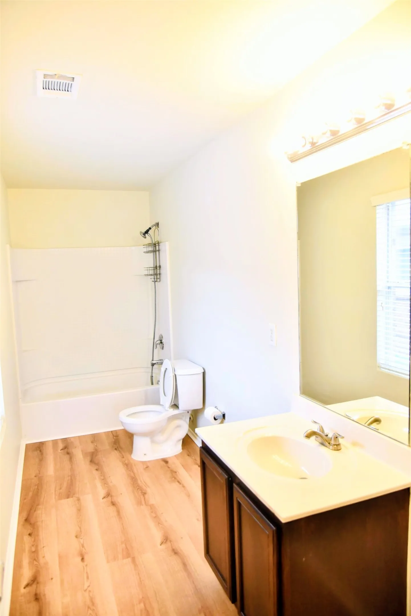 Single Family Residence For Sale in Tarrant County , 5760 Mountain Stream Trail, Fort Worth, Texas 76244, 3 Bedrooms, 2 Bathrooms, 2 Garage spaces, 1,640 Sqft, built in 2009, Price $299,999, mls#21282176, Real Estate Agent in Fort Worth, Homes For Sale in Tarrant county, Homes For Sale in Fort Worth, Realtor in Fort Worth Texas, Real Estate Brokerage Independent Realty Texas, Luminita Cordes Realtor
