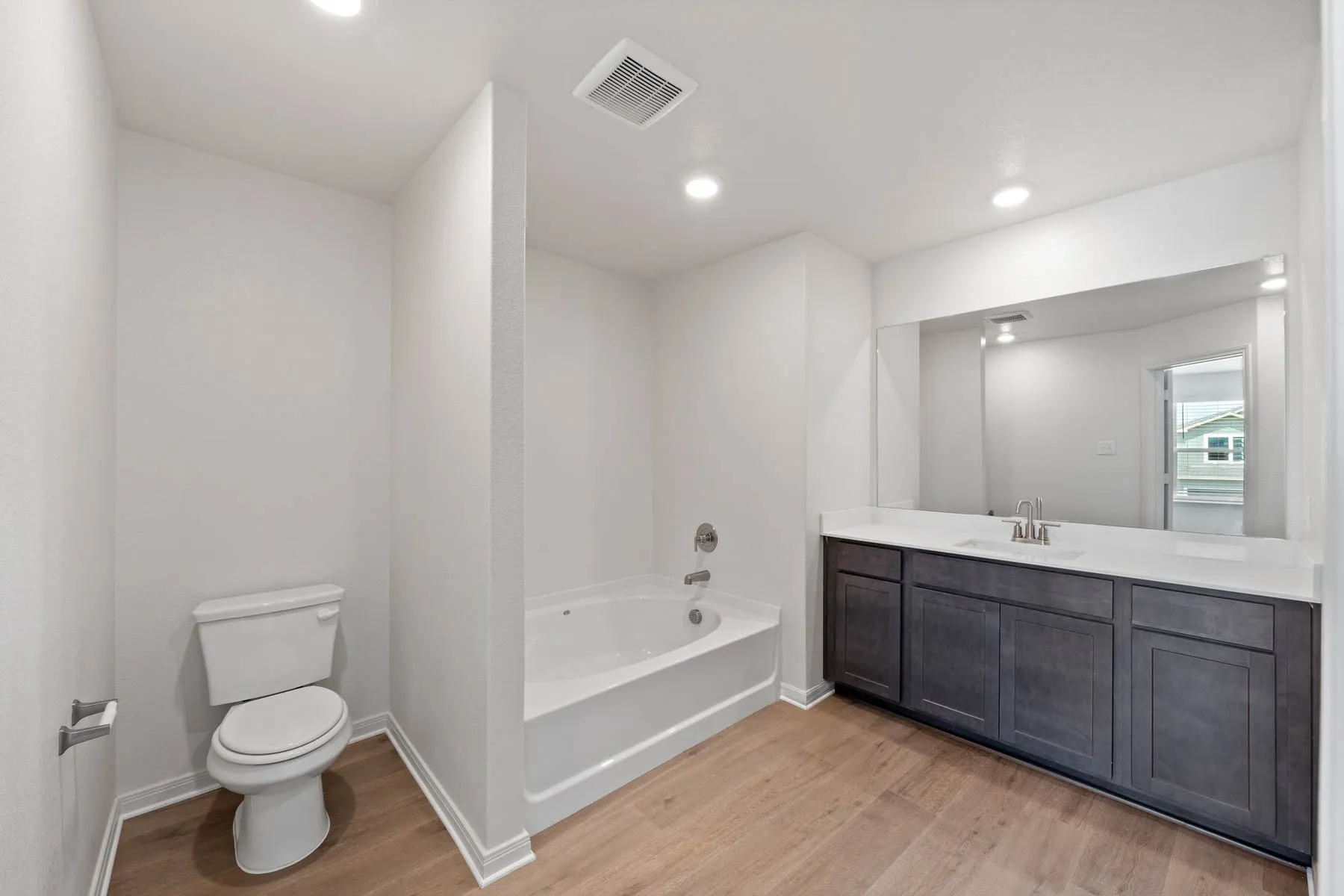 Single Family Residence For Rent in Denton County , 8413 Silverbow Drive, Ponder, Texas 76259, 3 Bedroom, 3 Bathroom, 2 Garage spaces, 1,562 Sqft, built in 2024, mls#21296098, Real Estate Agent in Ponder, Homes For Rent in Denton county, Homes For Rent in Ponder, Realtor in Ponder Texas, Real Estate Brokerage Independent Realty Texas, Luminita Cordes Realtor