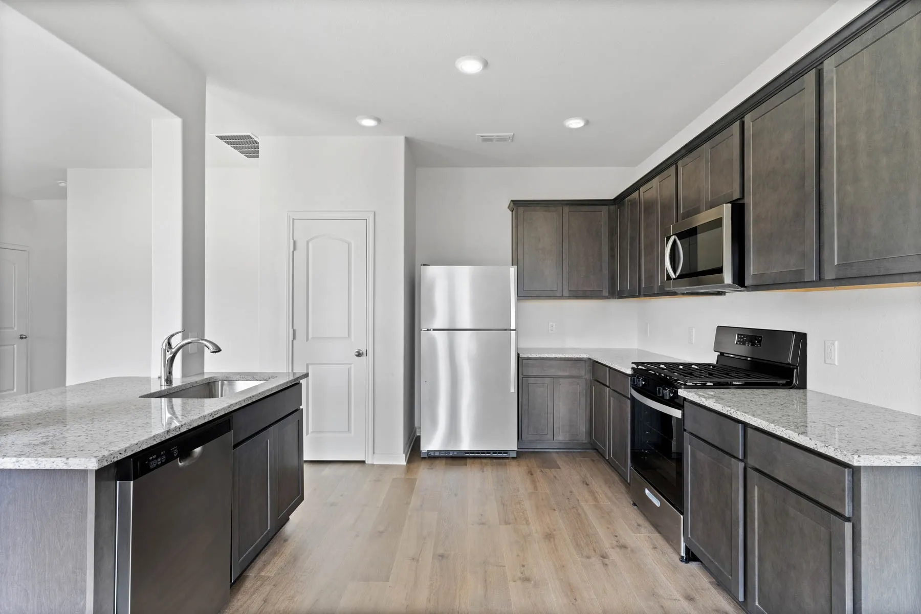 Single Family Residence For Rent in Denton County , 8413 Silverbow Drive, Ponder, Texas 76259, 3 Bedroom, 3 Bathroom, 2 Garage spaces, 1,562 Sqft, built in 2024, mls#21296098, Real Estate Agent in Ponder, Homes For Rent in Denton county, Homes For Rent in Ponder, Realtor in Ponder Texas, Real Estate Brokerage Independent Realty Texas, Luminita Cordes Realtor
