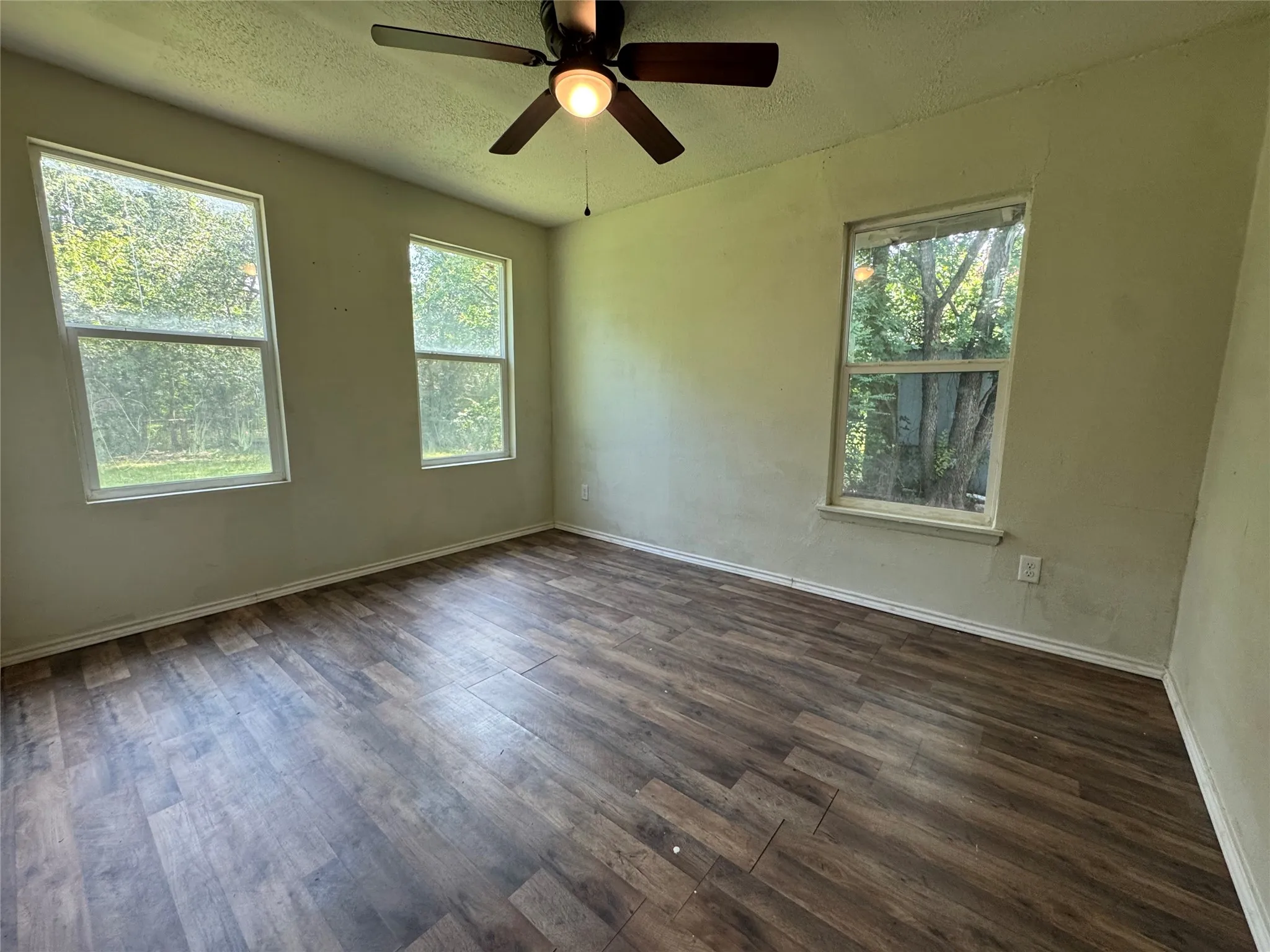 Single Family Residence For Sale in Hunt County , 1605 Jackson Street, Commerce, Texas 75428, 3 Bedroom, 2 Bathroom, Garage spaces, 1,600 Sqft, built in 1968, Price $124,000, mls#21296102, Real Estate Agent in Commerce, Homes For Sale in Hunt county, Homes For Sale in Commerce, Realtor in Commerce Texas, Real Estate Brokerage Independent Realty Texas, Luminita Cordes Realtor