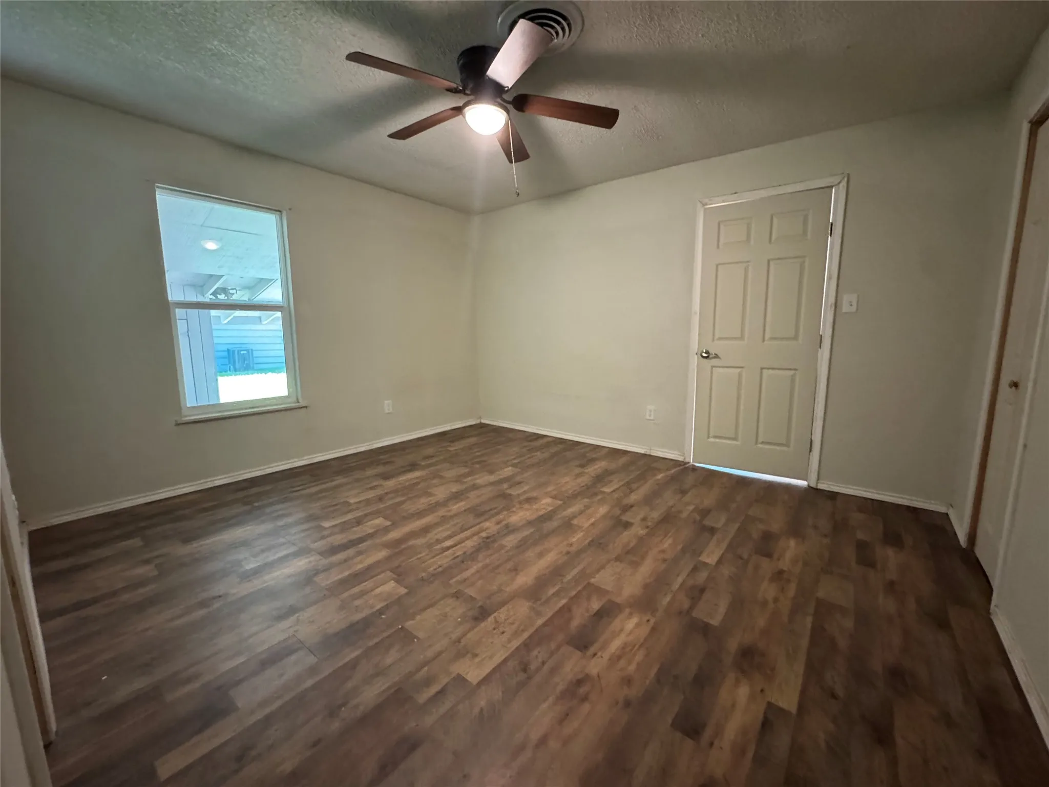 Single Family Residence For Sale in Hunt County , 1605 Jackson Street, Commerce, Texas 75428, 3 Bedroom, 2 Bathroom, Garage spaces, 1,600 Sqft, built in 1968, Price $124,000, mls#21296102, Real Estate Agent in Commerce, Homes For Sale in Hunt county, Homes For Sale in Commerce, Realtor in Commerce Texas, Real Estate Brokerage Independent Realty Texas, Luminita Cordes Realtor