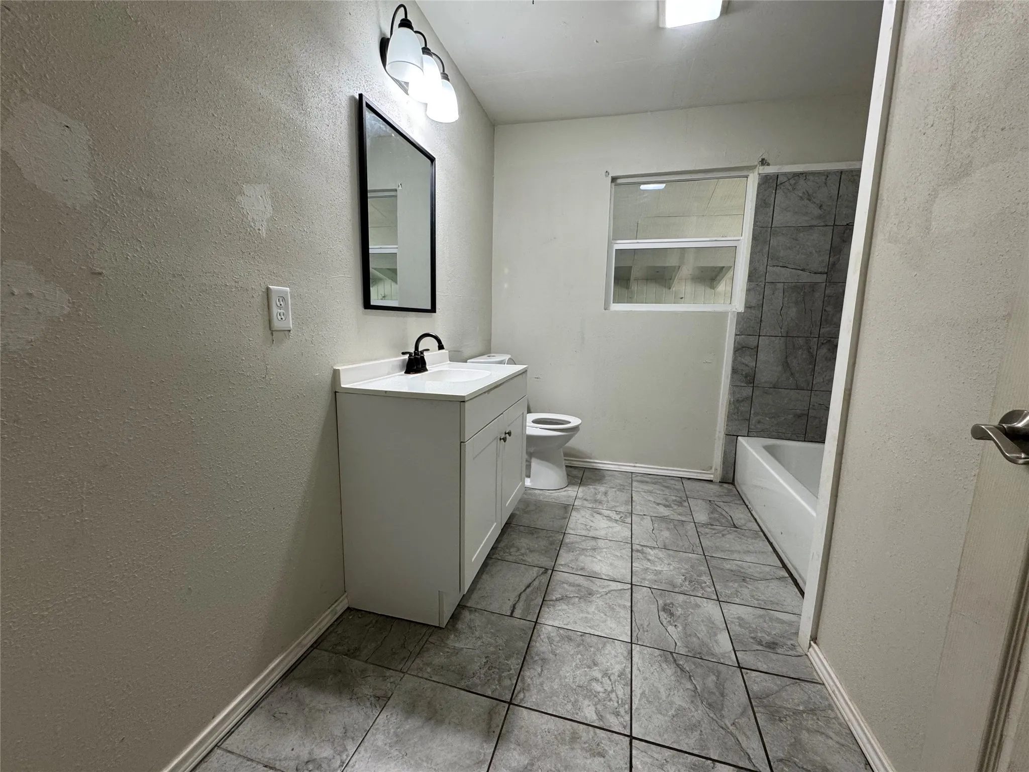 Single Family Residence For Sale in Hunt County , 1605 Jackson Street, Commerce, Texas 75428, 3 Bedroom, 2 Bathroom, Garage spaces, 1,600 Sqft, built in 1968, Price $124,000, mls#21296102, Real Estate Agent in Commerce, Homes For Sale in Hunt county, Homes For Sale in Commerce, Realtor in Commerce Texas, Real Estate Brokerage Independent Realty Texas, Luminita Cordes Realtor