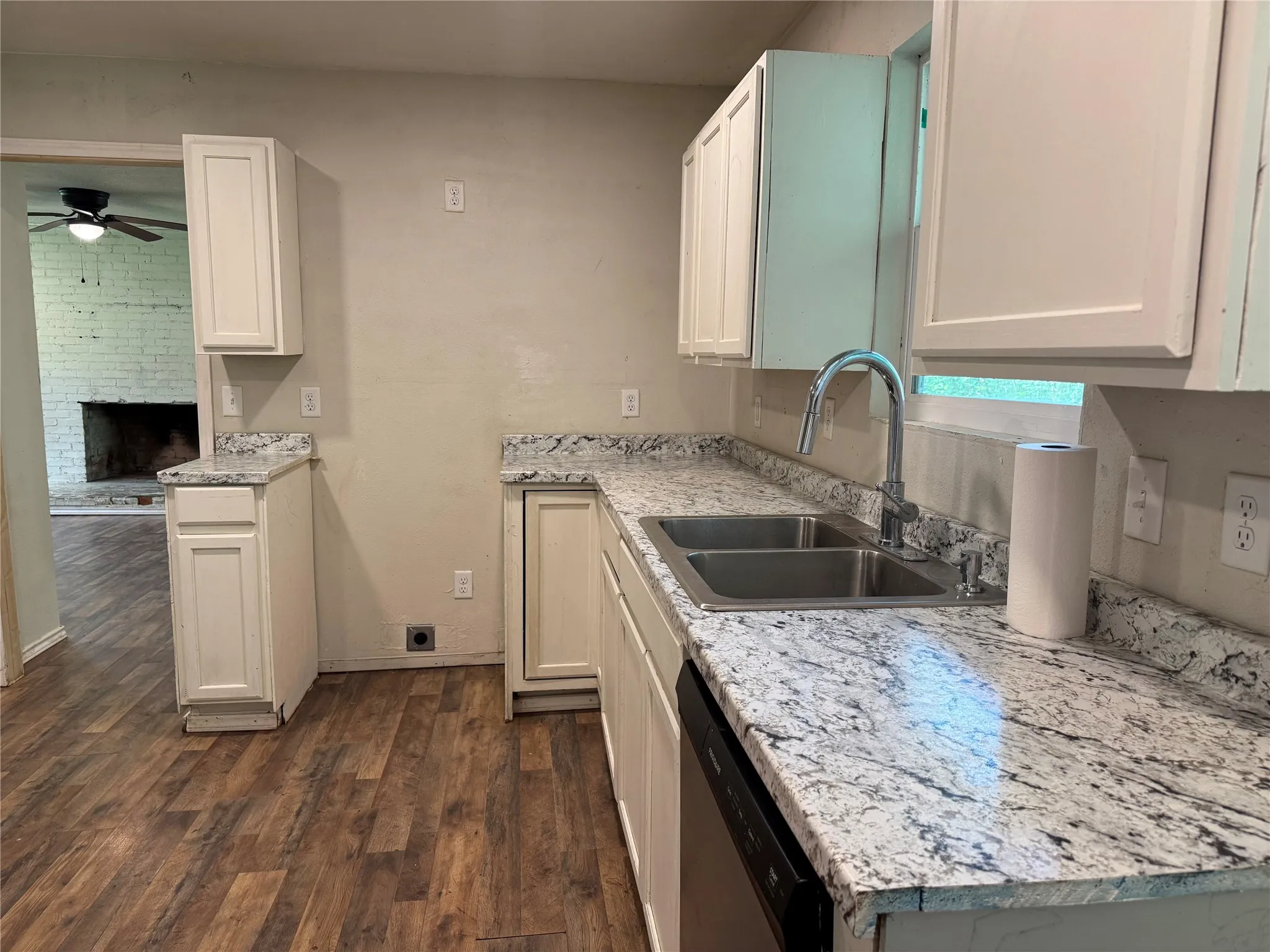 Single Family Residence For Sale in Hunt County , 1605 Jackson Street, Commerce, Texas 75428, 3 Bedroom, 2 Bathroom, Garage spaces, 1,600 Sqft, built in 1968, Price $124,000, mls#21296102, Real Estate Agent in Commerce, Homes For Sale in Hunt county, Homes For Sale in Commerce, Realtor in Commerce Texas, Real Estate Brokerage Independent Realty Texas, Luminita Cordes Realtor