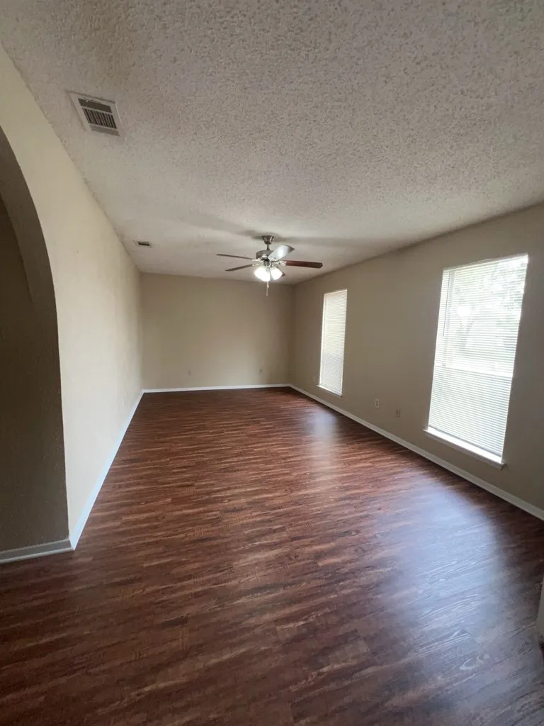 Single Family Residence For Rent in Dallas County , 721 Lindenwood Drive, Lancaster, Texas 75134, 3 Bedroom, 2 Bathroom, 2 Garage spaces, 1,606 Sqft, built in 1976, mls#21296129, Real Estate Agent in Lancaster, Homes For Rent in Dallas county, Homes For Rent in Lancaster, Realtor in Lancaster Texas, Real Estate Brokerage Independent Realty Texas, Luminita Cordes Realtor