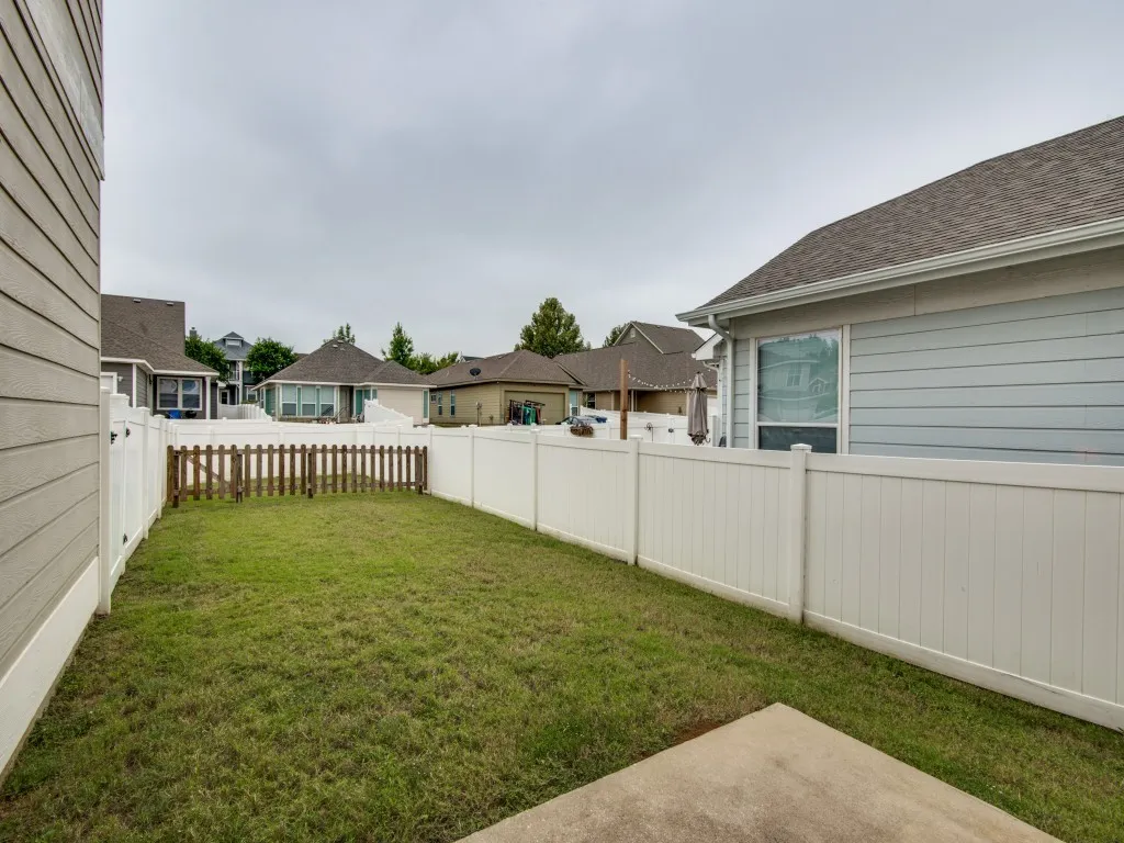Single Family Residence For Sale in Denton County , 10120 Cherry Hill Lane, Providence Village, Texas 76227, 3 Bedroom, 3 Bathroom, 2 Garage spaces, 1,912 Sqft, built in 2005, Price $245,000, mls#21296152, Real Estate Agent in Providence Village, Homes For Sale in Denton county, Homes For Sale in Providence Village, Realtor in Providence Village Texas, Real Estate Brokerage Independent Realty Texas, Luminita Cordes Realtor