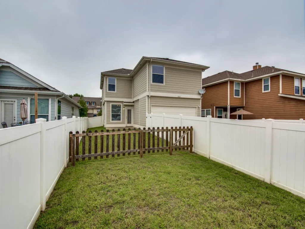 Single Family Residence For Sale in Denton County , 10120 Cherry Hill Lane, Providence Village, Texas 76227, 3 Bedroom, 3 Bathroom, 2 Garage spaces, 1,912 Sqft, built in 2005, Price $245,000, mls#21296152, Real Estate Agent in Providence Village, Homes For Sale in Denton county, Homes For Sale in Providence Village, Realtor in Providence Village Texas, Real Estate Brokerage Independent Realty Texas, Luminita Cordes Realtor