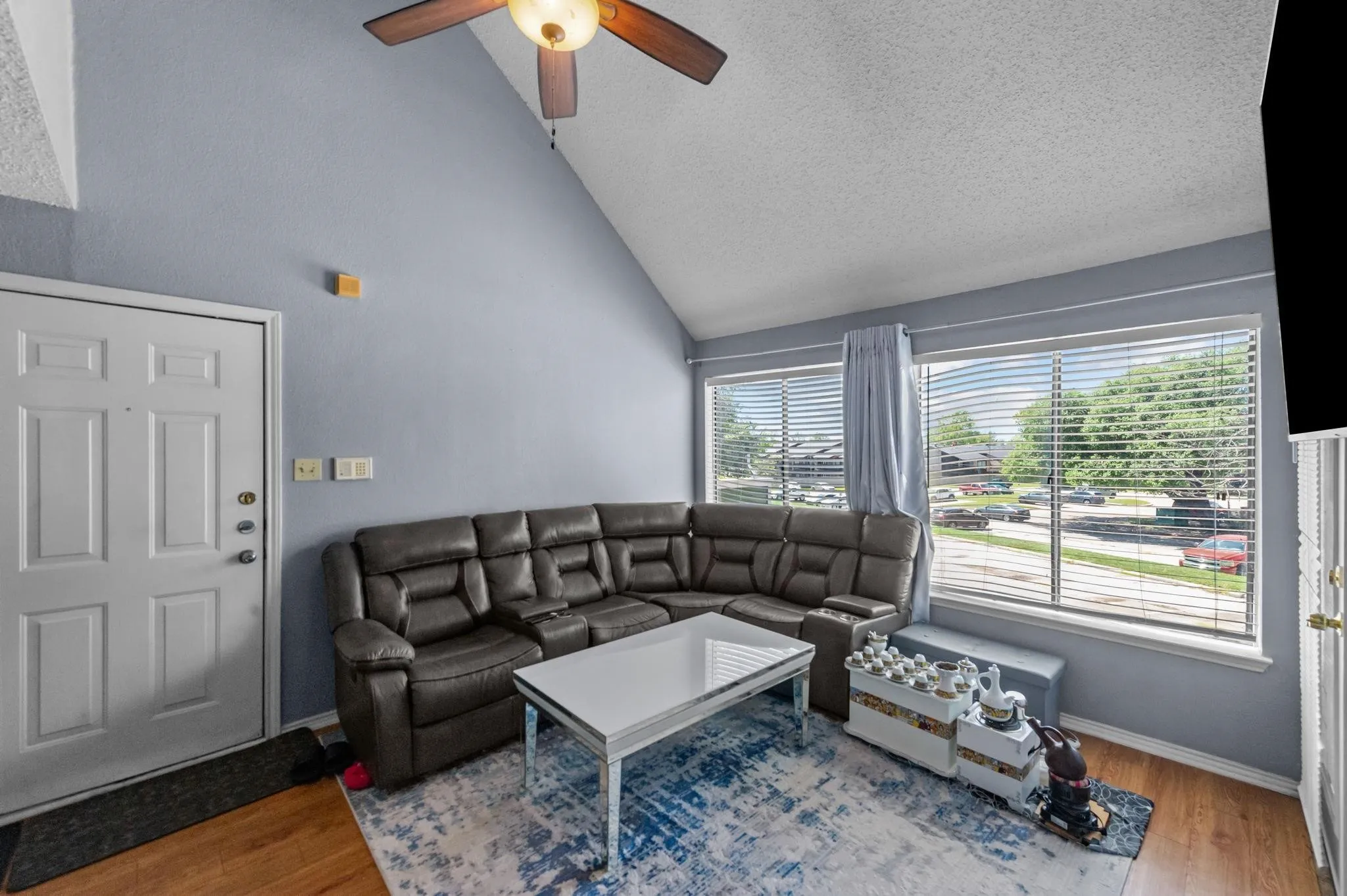 Condominium For Sale in Dallas County , 9815 Walnut Street 204, Dallas, Texas 75243, 2 Bedrooms, 2 Bathrooms, Garage spaces, 894 Sqft, built in 1981, Price $123,000, mls#21296162, Real Estate Agent in Dallas, Homes For Sale in Dallas county, Homes For Sale in Dallas, Realtor in Dallas Texas, Real Estate Brokerage Independent Realty Texas, Luminita Cordes Realtor