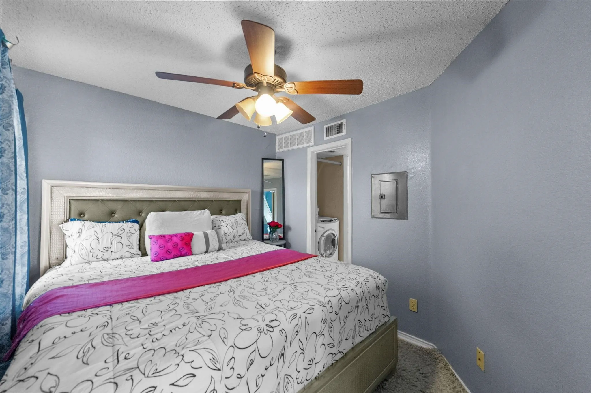 Condominium For Sale in Dallas County , 9815 Walnut Street 204, Dallas, Texas 75243, 2 Bedrooms, 2 Bathrooms, Garage spaces, 894 Sqft, built in 1981, Price $123,000, mls#21296162, Real Estate Agent in Dallas, Homes For Sale in Dallas county, Homes For Sale in Dallas, Realtor in Dallas Texas, Real Estate Brokerage Independent Realty Texas, Luminita Cordes Realtor