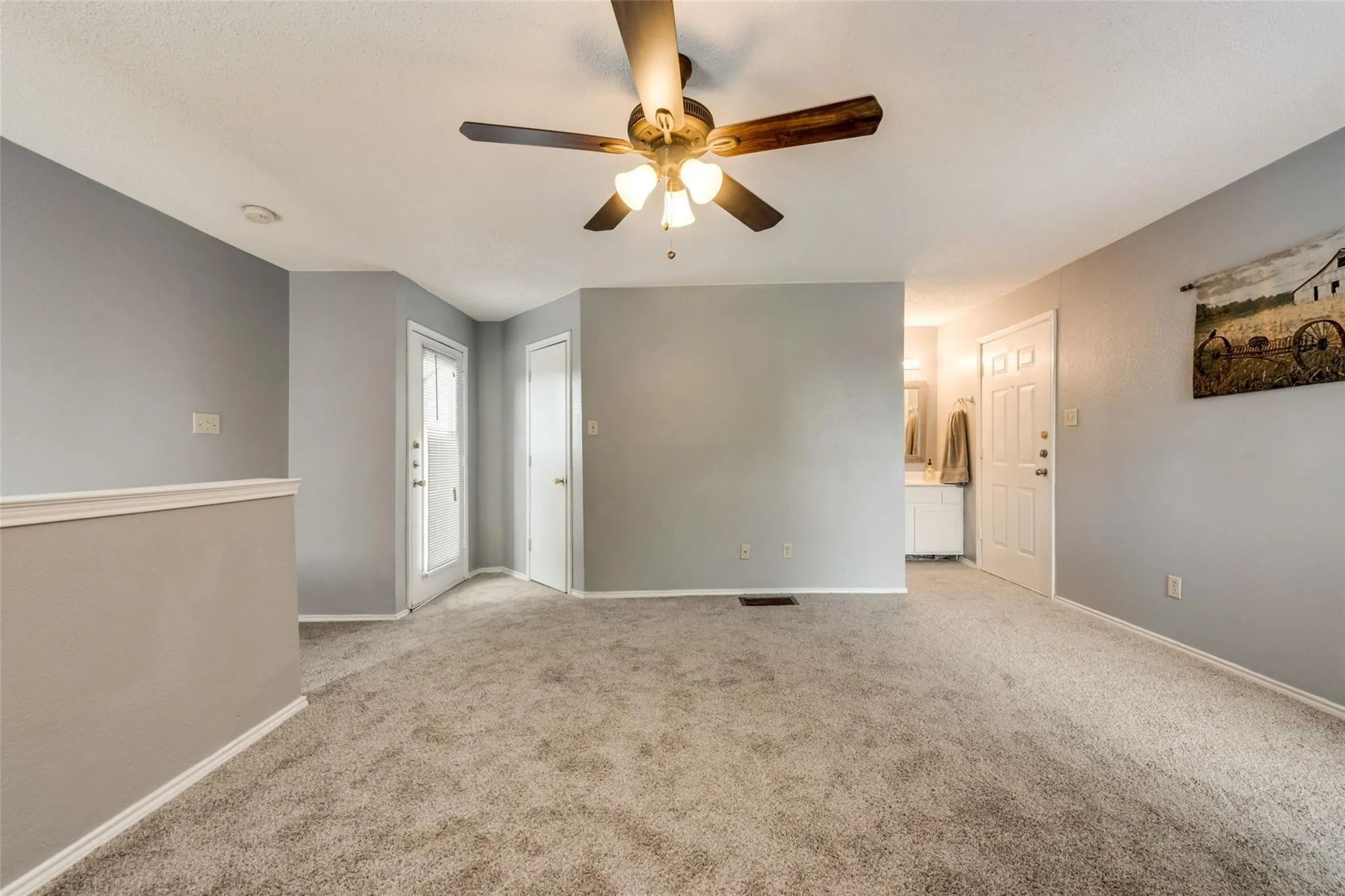 Condominium For Sale in Dallas County , 9815 Walnut Street 204, Dallas, Texas 75243, 2 Bedrooms, 2 Bathrooms, Garage spaces, 894 Sqft, built in 1981, Price $123,000, mls#21296162, Real Estate Agent in Dallas, Homes For Sale in Dallas county, Homes For Sale in Dallas, Realtor in Dallas Texas, Real Estate Brokerage Independent Realty Texas, Luminita Cordes Realtor