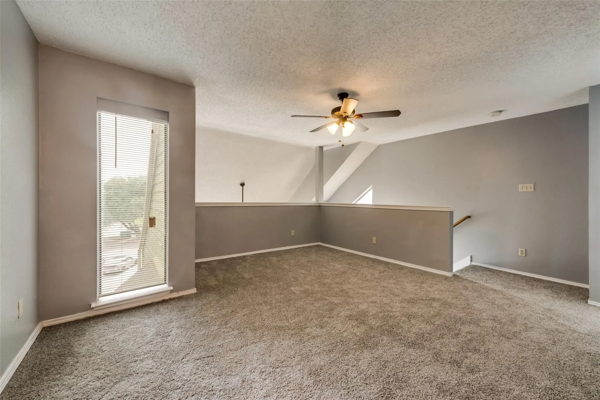 Condominium For Sale in Dallas County , 9815 Walnut Street 204, Dallas, Texas 75243, 2 Bedrooms, 2 Bathrooms, Garage spaces, 894 Sqft, built in 1981, Price $123,000, mls#21296162, Real Estate Agent in Dallas, Homes For Sale in Dallas county, Homes For Sale in Dallas, Realtor in Dallas Texas, Real Estate Brokerage Independent Realty Texas, Luminita Cordes Realtor