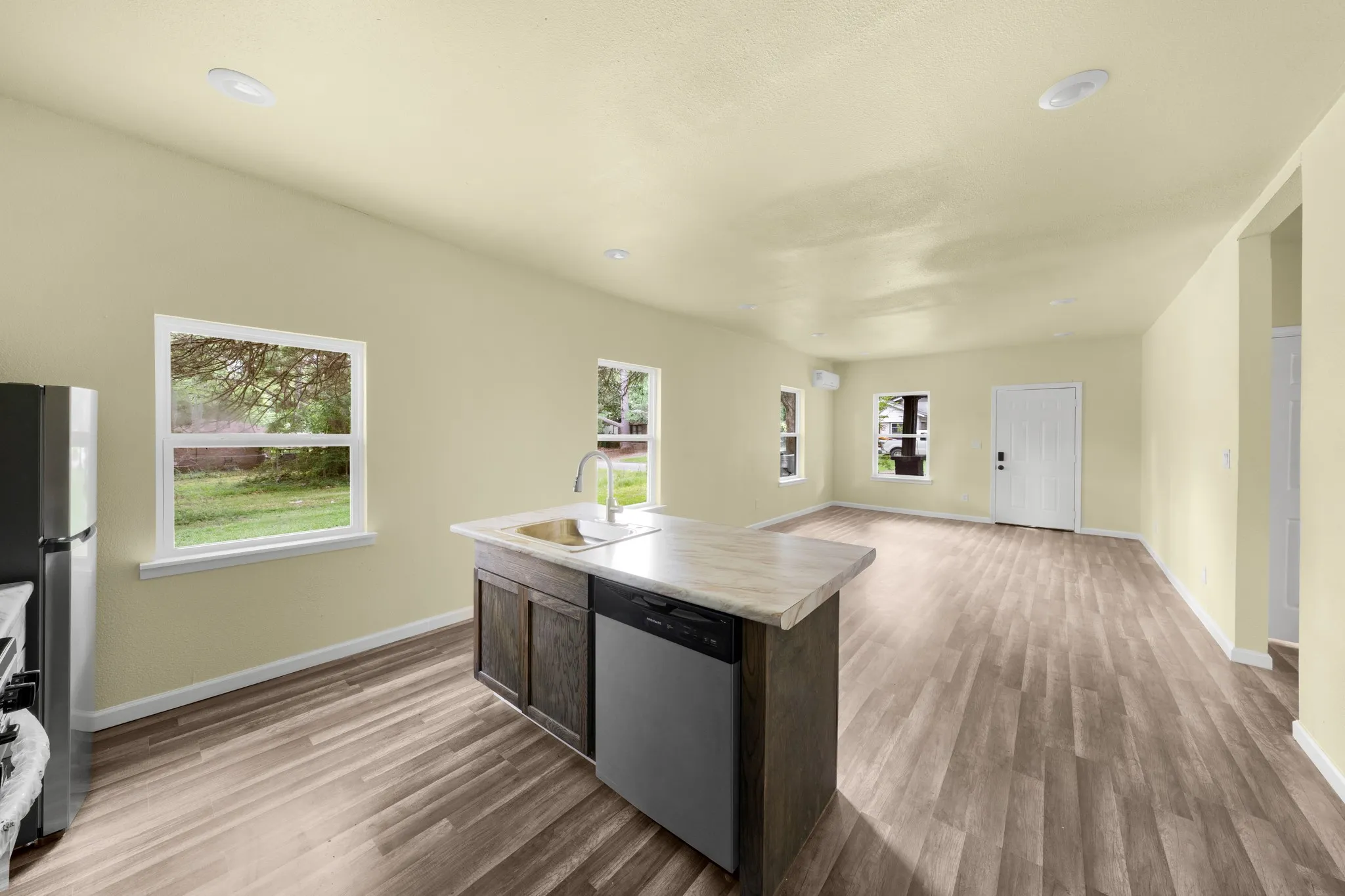 Single Family Residence For Sale in Bowie County , 2013 West 10th Street, Texarkana, Texas 75501, 2 Bedroom, 1 Bathroom, Garage spaces, 900 Sqft, built in 2026, mls#21296169, Real Estate Agent in Texarkana, Homes For Sale in Bowie county, Homes For Sale in Texarkana, Realtor in Texarkana Texas, Real Estate Brokerage Independent Realty Texas, Luminita Cordes Realtor