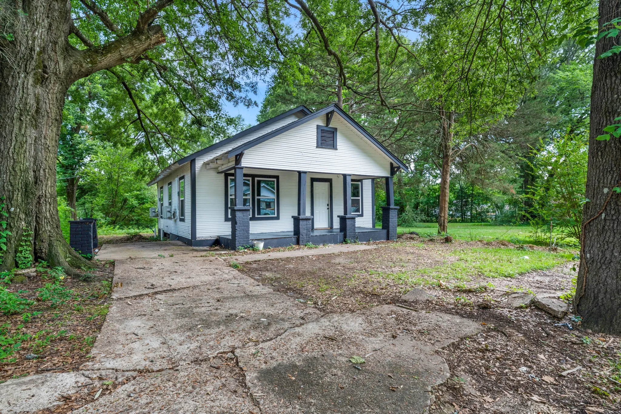 Single Family Residence For Sale in Bowie County , 2013 West 10th Street, Texarkana, Texas 75501, 2 Bedroom, 1 Bathroom, Garage spaces, 900 Sqft, built in 2026, mls#21296169, Real Estate Agent in Texarkana, Homes For Sale in Bowie county, Homes For Sale in Texarkana, Realtor in Texarkana Texas, Real Estate Brokerage Independent Realty Texas, Luminita Cordes Realtor