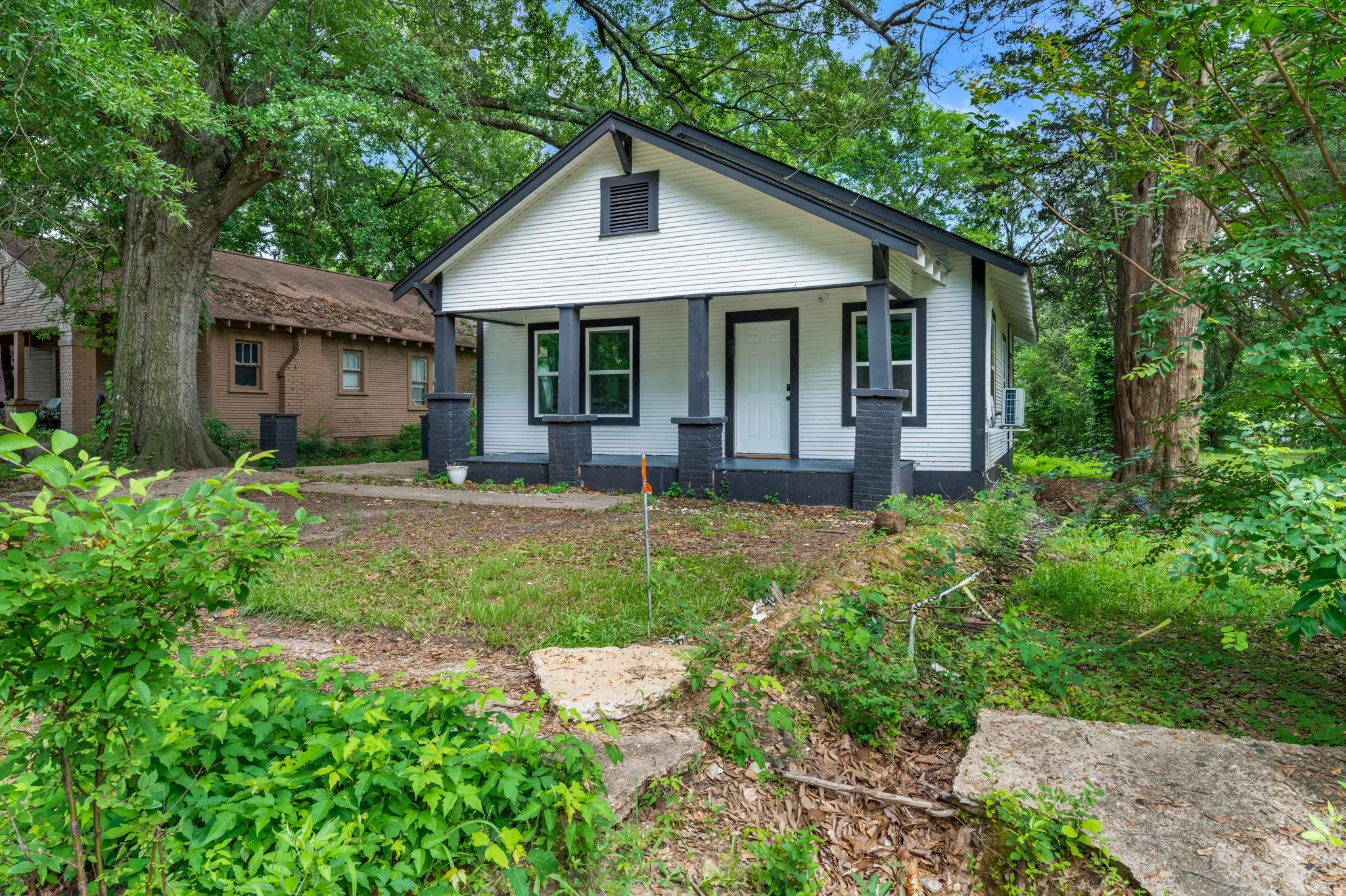 Single Family Residence For Sale in Bowie County , 2013 West 10th Street, Texarkana, Texas 75501, 2 Bedroom, 1 Bathroom, Garage spaces, 900 Sqft, built in 2026, mls#21296169, Real Estate Agent in Texarkana, Homes For Sale in Bowie county, Homes For Sale in Texarkana, Realtor in Texarkana Texas, Real Estate Brokerage Independent Realty Texas, Luminita Cordes Realtor