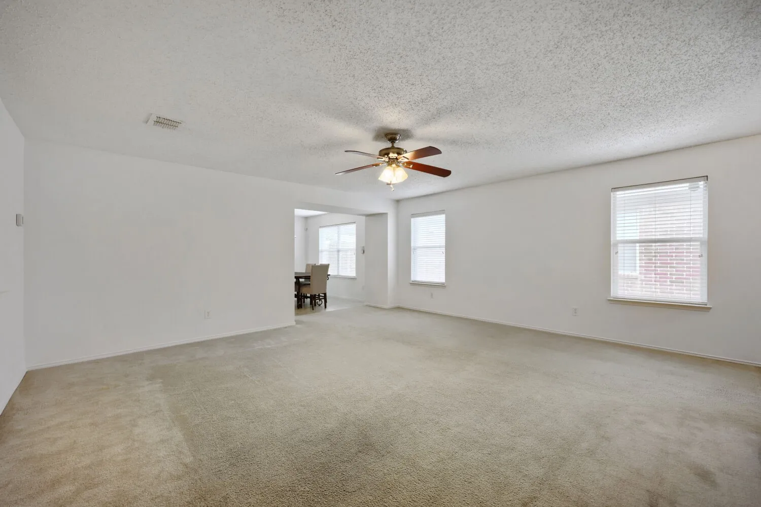 Single Family Residence For Sale in Tarrant County , 903 Hems Lane, Arlington, Texas 76001, 3 Bedroom, 2 Bathroom, 2 Garage spaces, 1,622 Sqft, built in 2003, mls#21295421, Real Estate Agent in Arlington, Homes For Sale in Tarrant county, Homes For Sale in Arlington, Realtor in Arlington Texas, Real Estate Brokerage Independent Realty Texas, Luminita Cordes Realtor