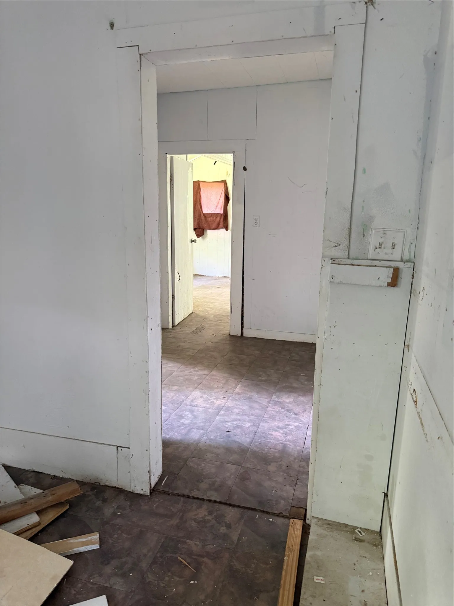 Single Family Residence For Sale in Limestone County , 405 S Canton Street, Mexia, Texas 76667, 3 Bedroom, 1 Bathroom, 1 Garage spaces, 1,296 Sqft, built in 1964, mls#21296177, Real Estate Agent in Mexia, Homes For Sale in Limestone county, Homes For Sale in Mexia, Realtor in Mexia Texas, Real Estate Brokerage Independent Realty Texas, Luminita Cordes Realtor