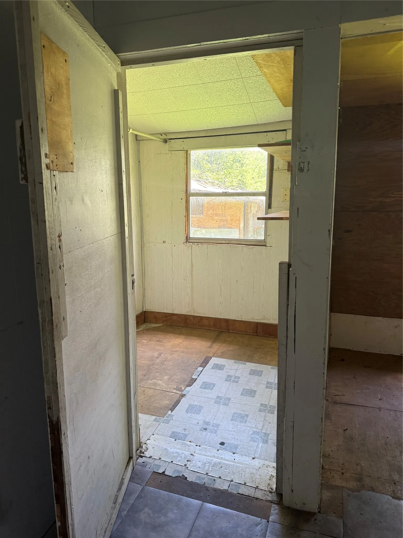 Single Family Residence For Sale in Limestone County , 405 S Canton Street, Mexia, Texas 76667, 3 Bedroom, 1 Bathroom, 1 Garage spaces, 1,296 Sqft, built in 1964, mls#21296177, Real Estate Agent in Mexia, Homes For Sale in Limestone county, Homes For Sale in Mexia, Realtor in Mexia Texas, Real Estate Brokerage Independent Realty Texas, Luminita Cordes Realtor