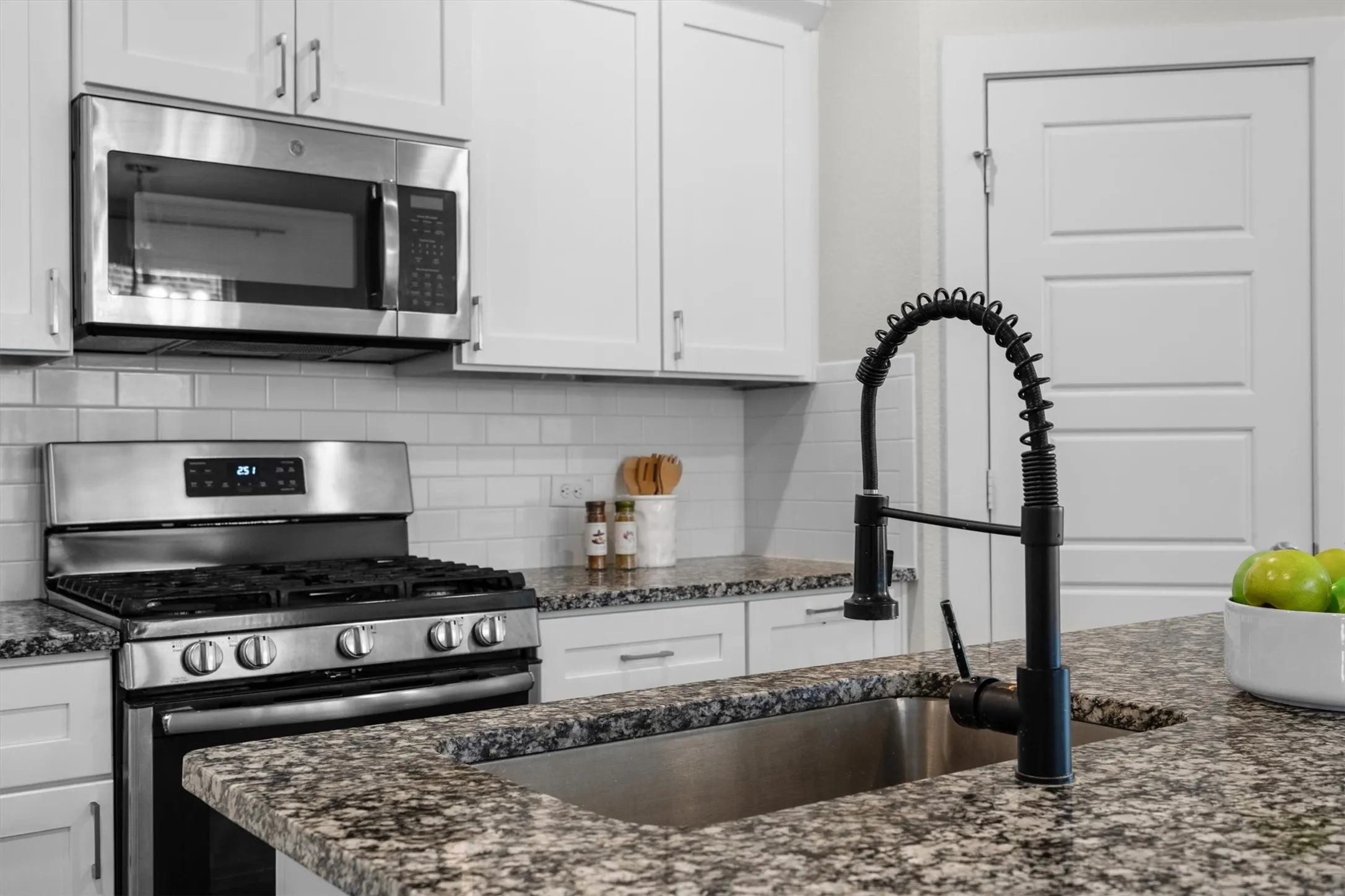 Single Family Residence For Sale in Denton County , 14613 Martin Creek Cove, Fort Worth, Texas 76262, 4 Bedroom, 3 Bathroom, 2 Garage spaces, 2,449 Sqft, built in 2019, mls#21286990, Real Estate Agent in Fort Worth, Homes For Sale in Denton county, Homes For Sale in Fort Worth, Realtor in Fort Worth Texas, Real Estate Brokerage Independent Realty Texas, Luminita Cordes Realtor