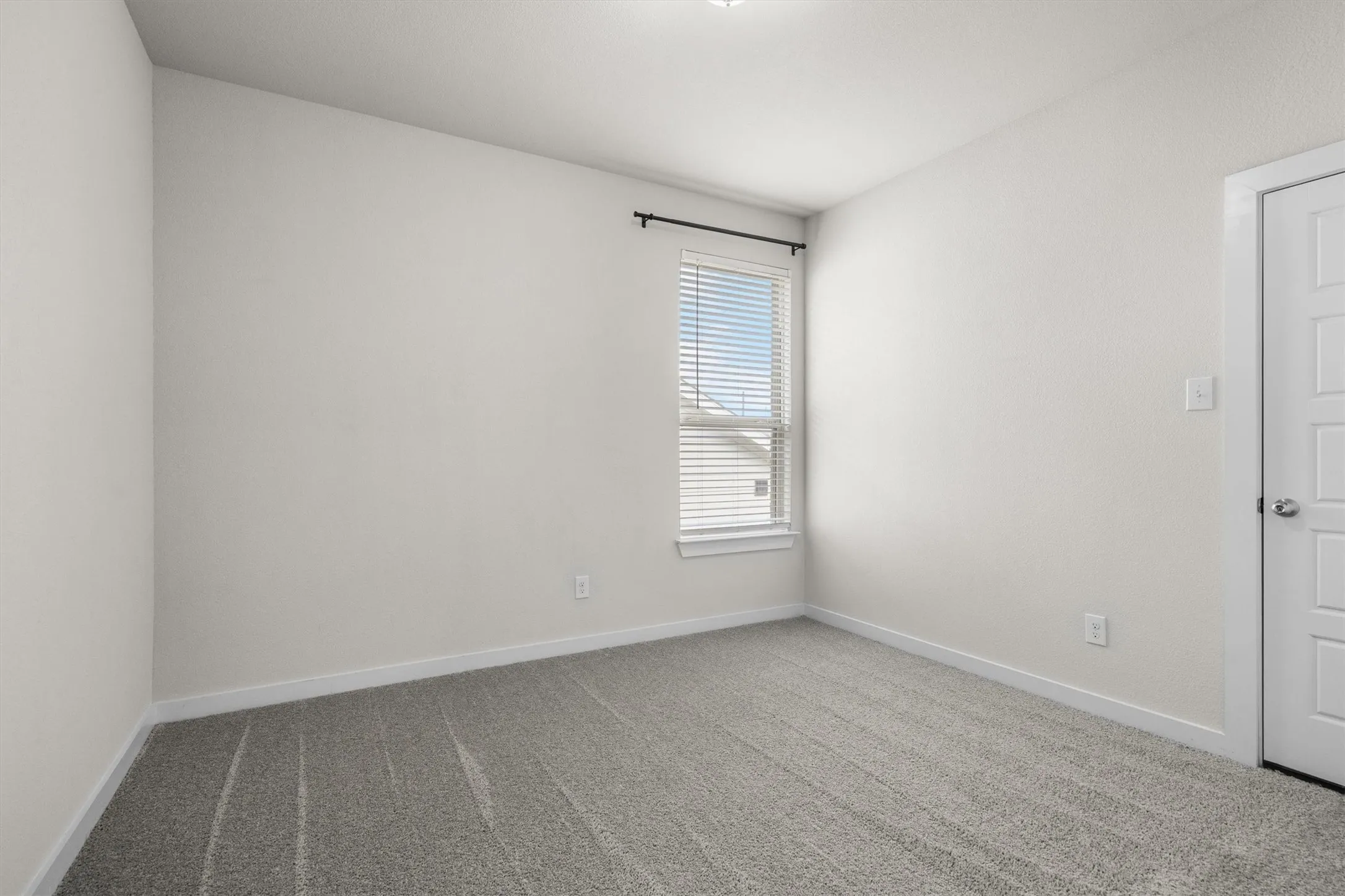 Single Family Residence For Sale in Denton County , 14613 Martin Creek Cove, Fort Worth, Texas 76262, 4 Bedroom, 3 Bathroom, 2 Garage spaces, 2,449 Sqft, built in 2019, mls#21286990, Real Estate Agent in Fort Worth, Homes For Sale in Denton county, Homes For Sale in Fort Worth, Realtor in Fort Worth Texas, Real Estate Brokerage Independent Realty Texas, Luminita Cordes Realtor