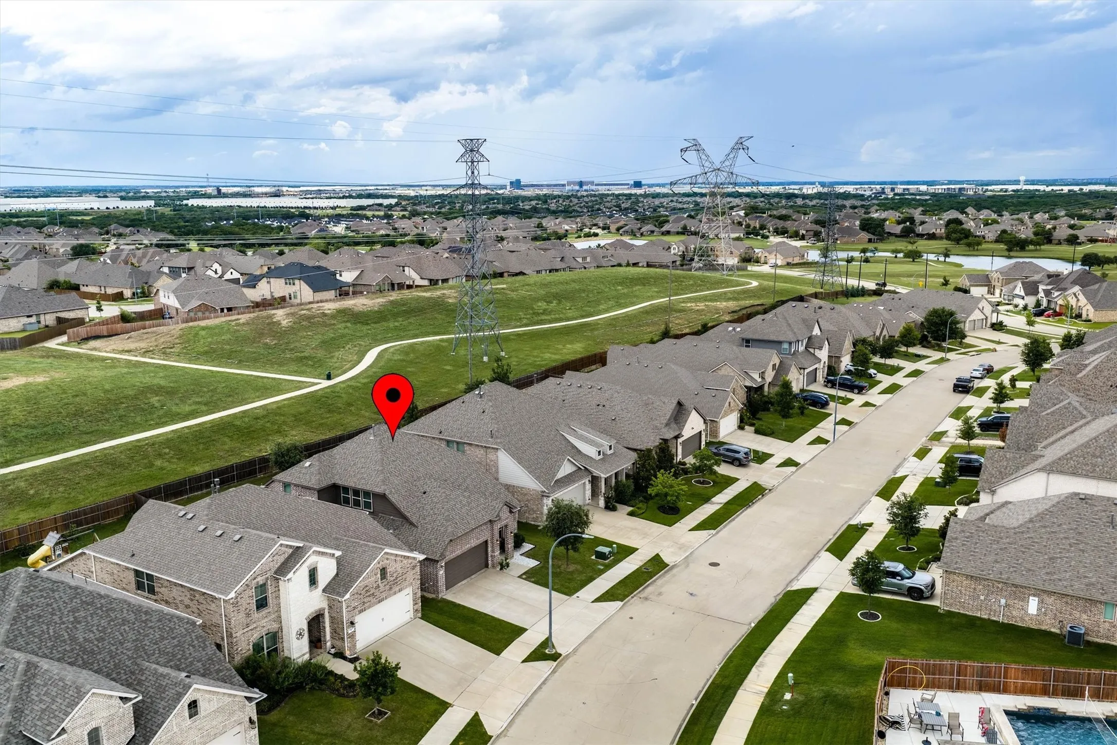 Single Family Residence For Sale in Denton County , 14613 Martin Creek Cove, Fort Worth, Texas 76262, 4 Bedroom, 3 Bathroom, 2 Garage spaces, 2,449 Sqft, built in 2019, mls#21286990, Real Estate Agent in Fort Worth, Homes For Sale in Denton county, Homes For Sale in Fort Worth, Realtor in Fort Worth Texas, Real Estate Brokerage Independent Realty Texas, Luminita Cordes Realtor